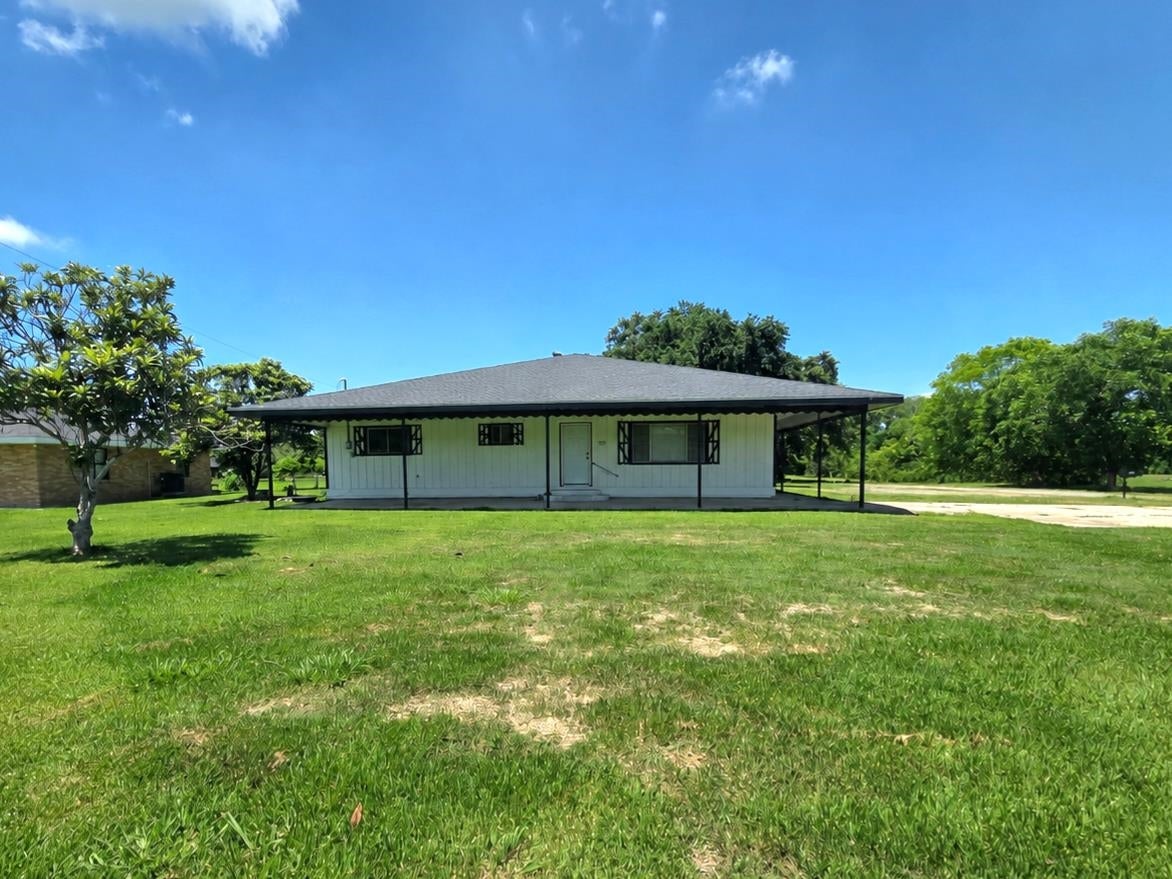 1128 Highway 665 — photo