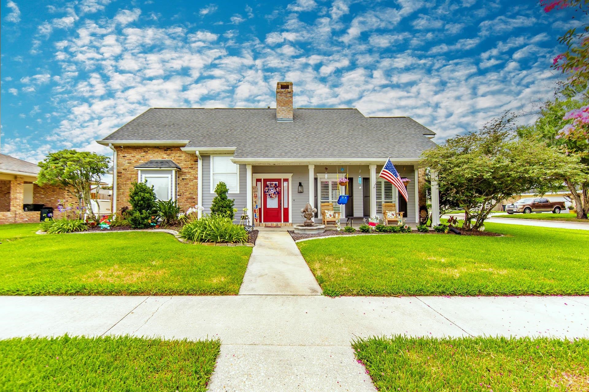 305 Chantilly Drive — photo
