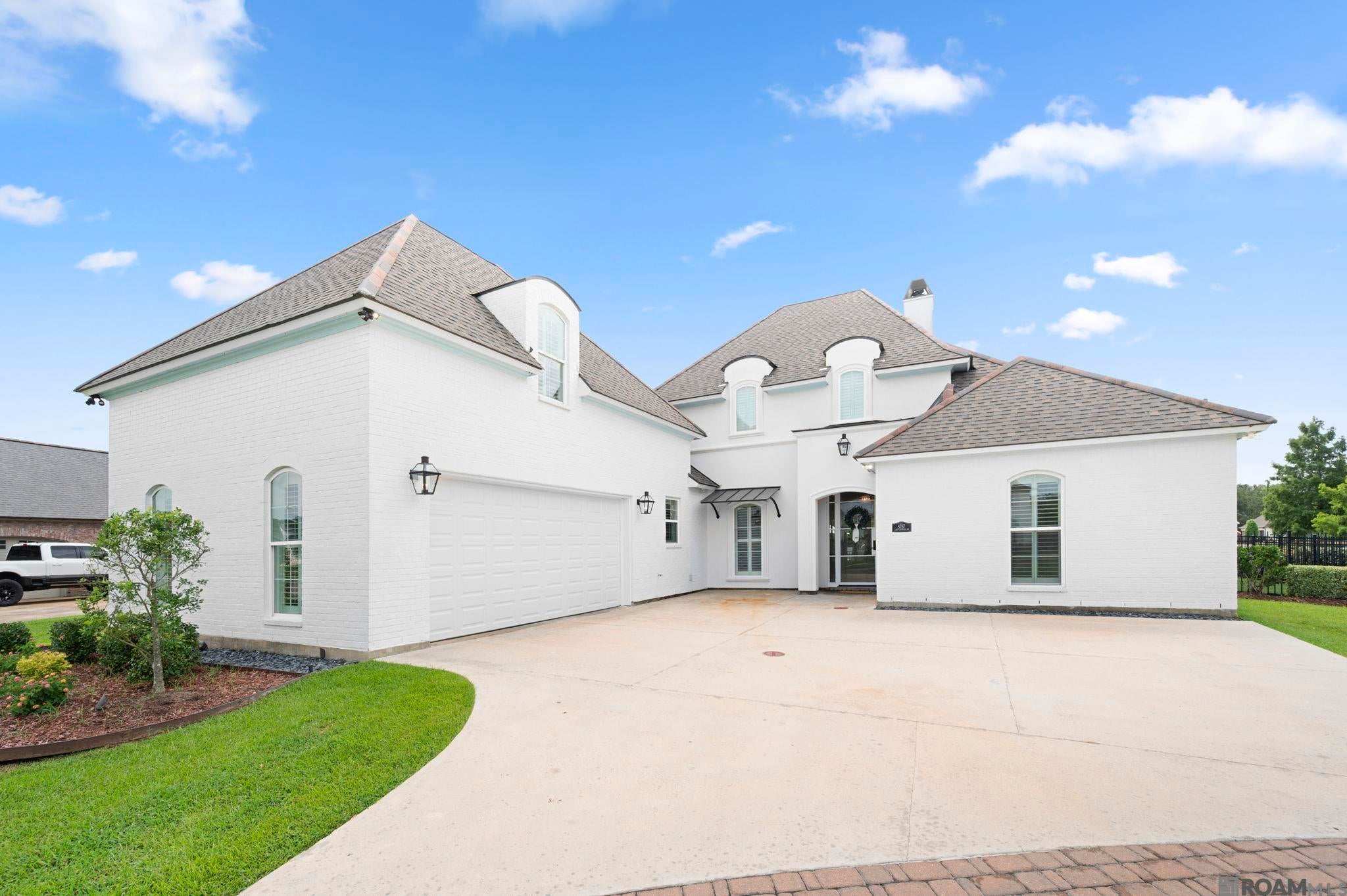 8787 Lake Carriage Dr — photo