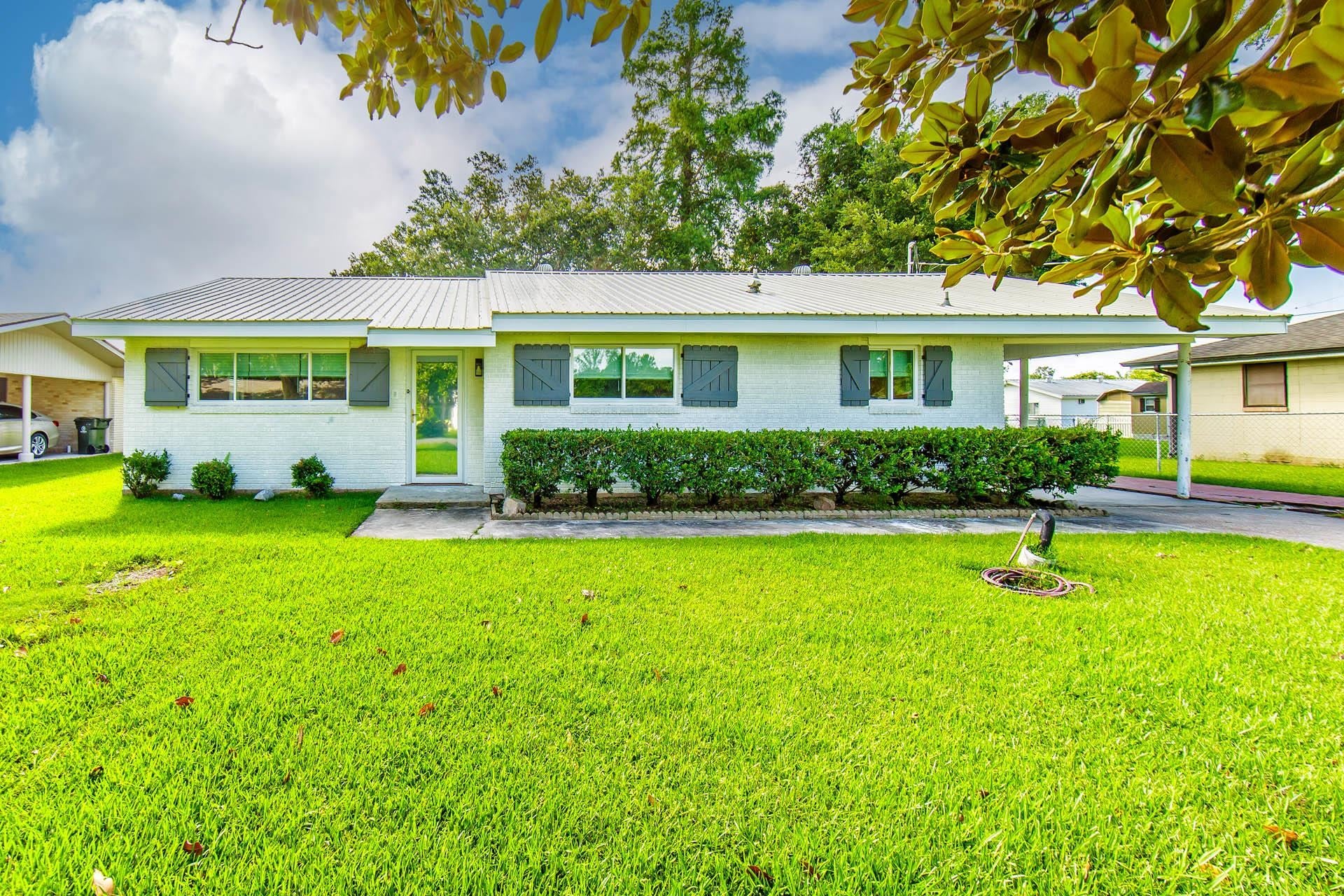 122 Lecompte Drive — photo
