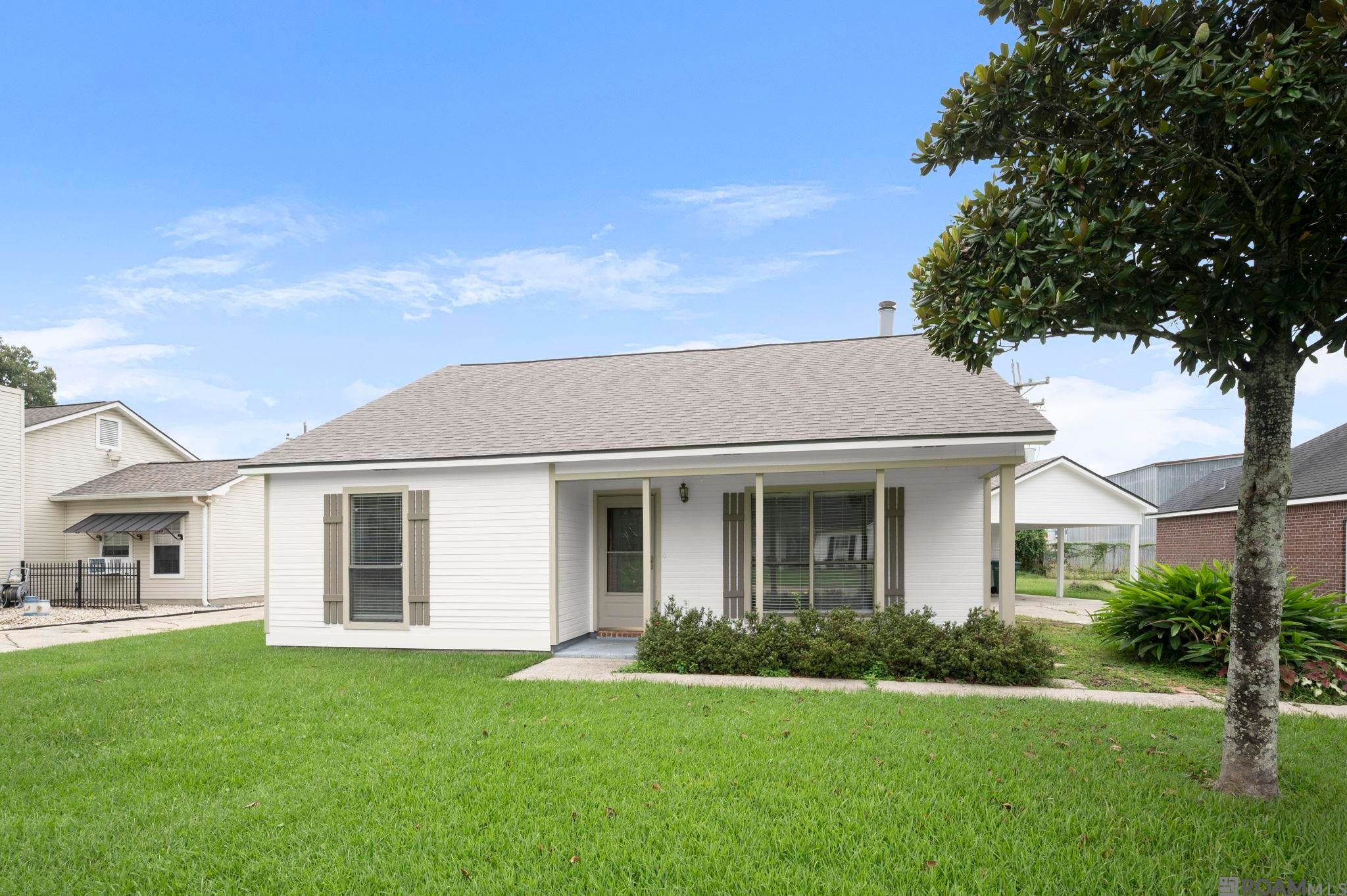 18468 Perkins Oak Rd — photo