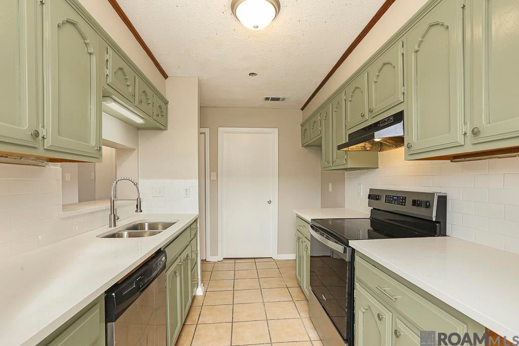 4625 Parkoaks Dr #33 — photo