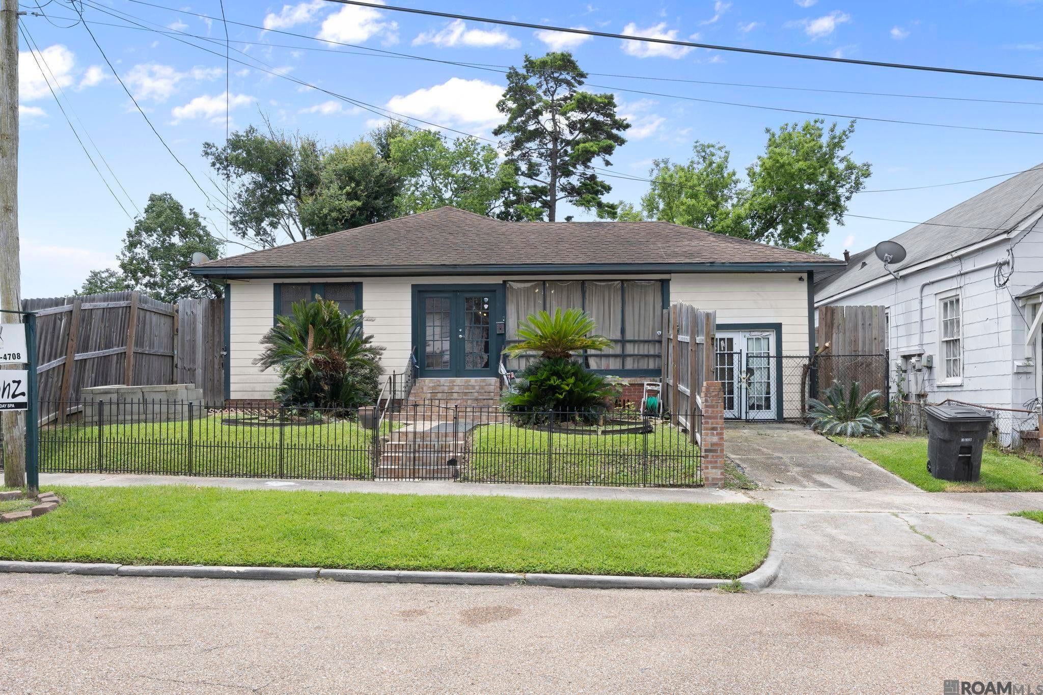 1314 Laurel St — photo