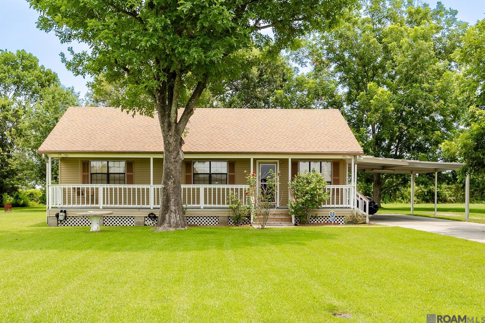 8274 Section Road, Port Allen, LA 70767