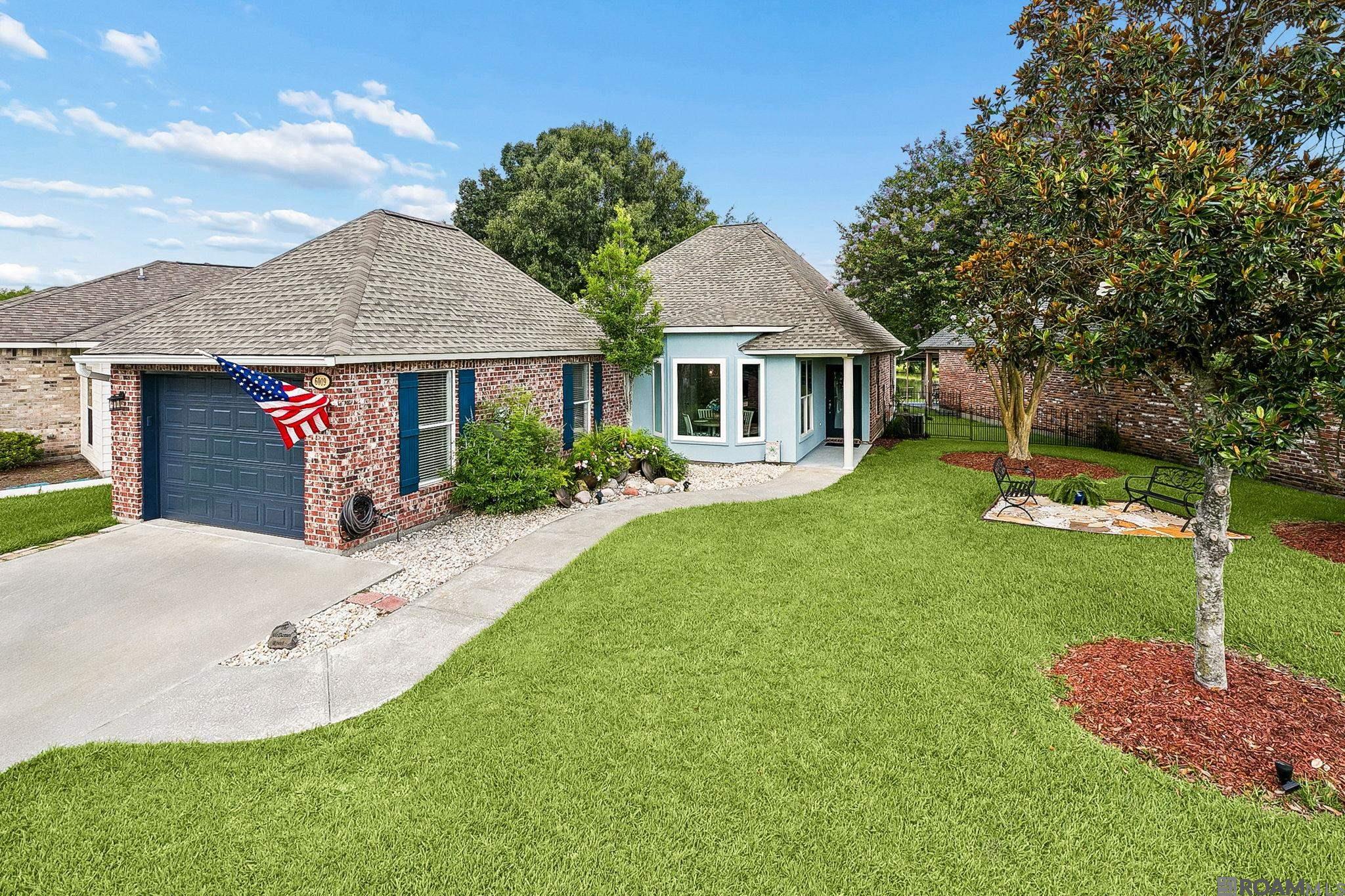 6009 Courtyard Dr — photo