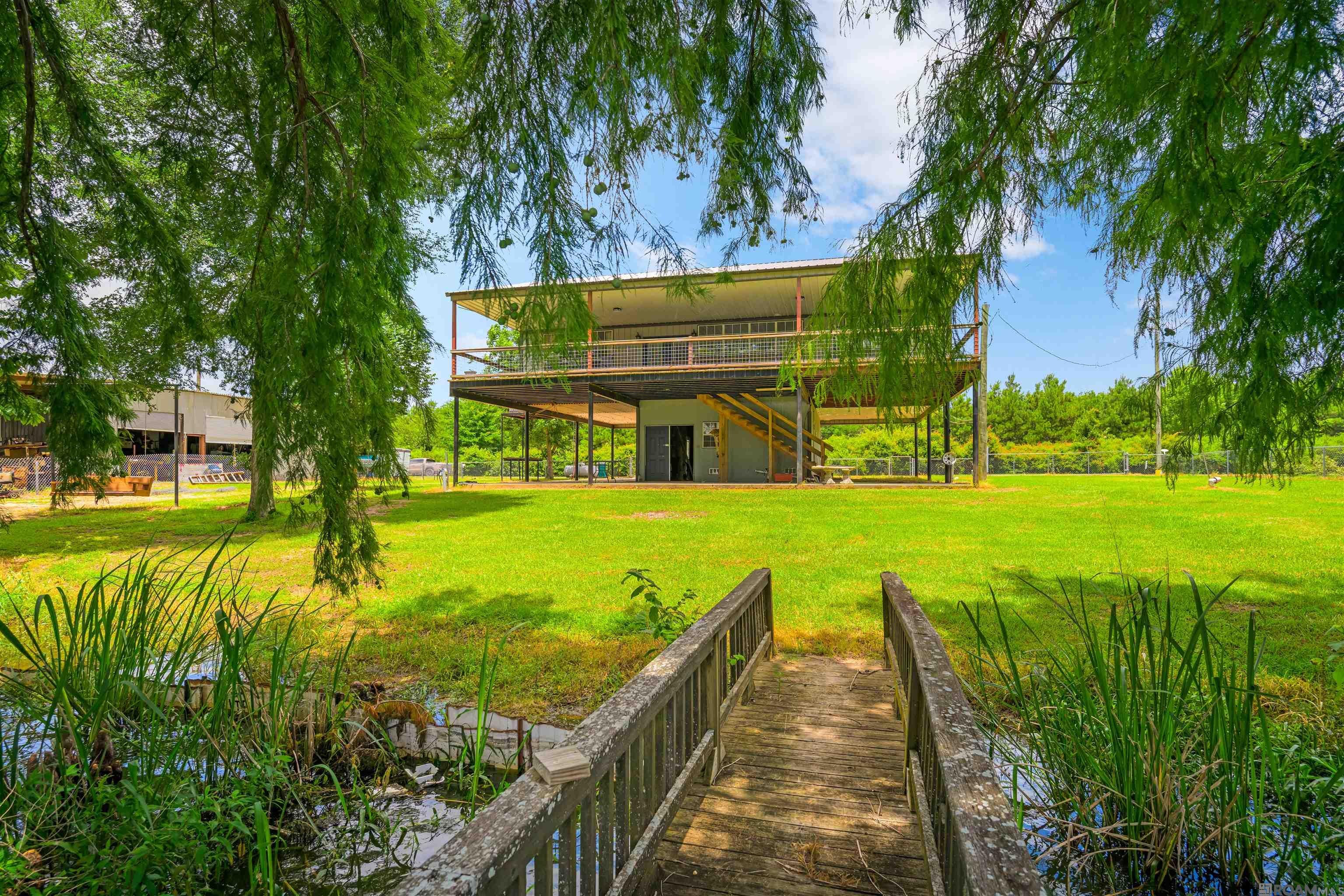 687 Estate Dr — photo