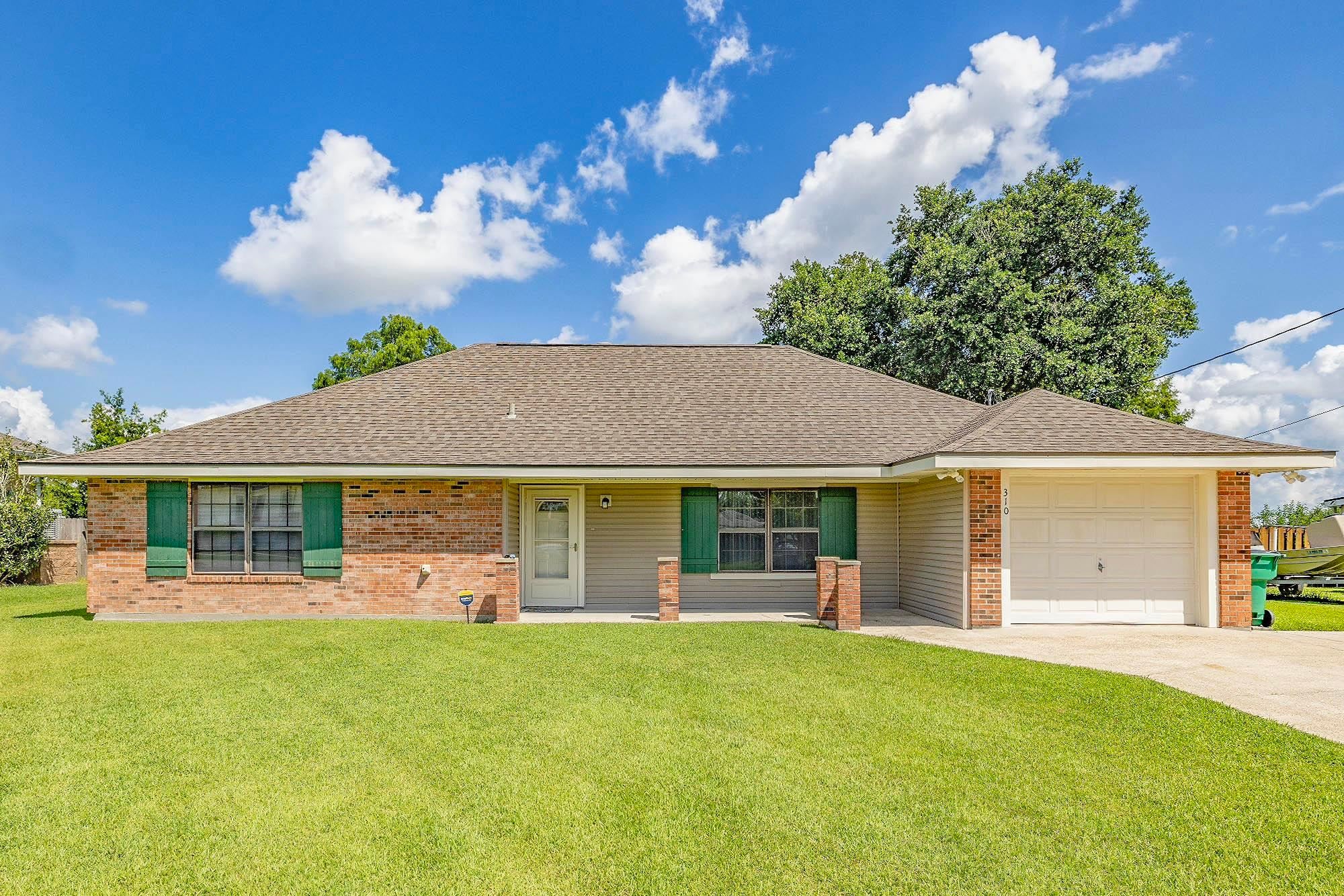 310 Thoroughbred Park Dr — photo