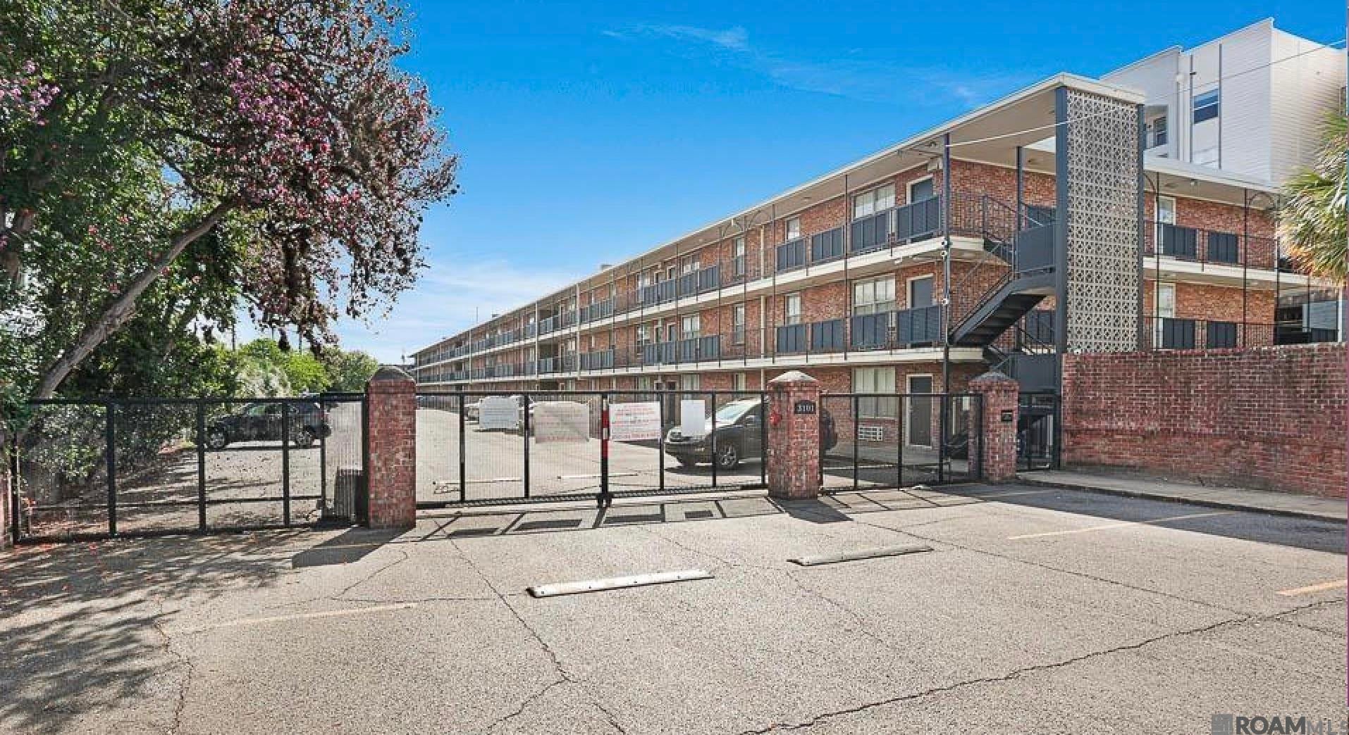 3101 Highland #123 — photo