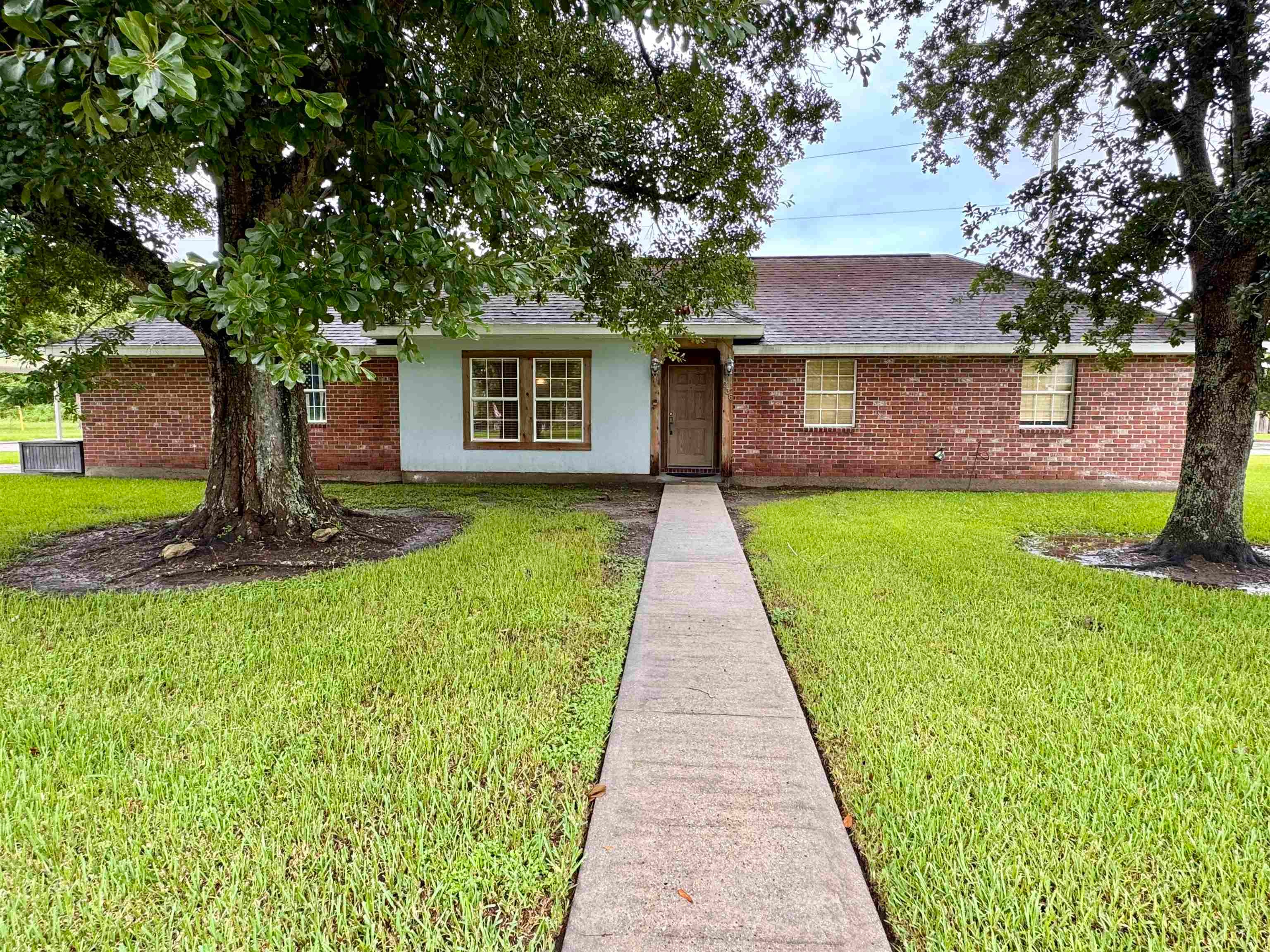 236 Laura Dr — photo