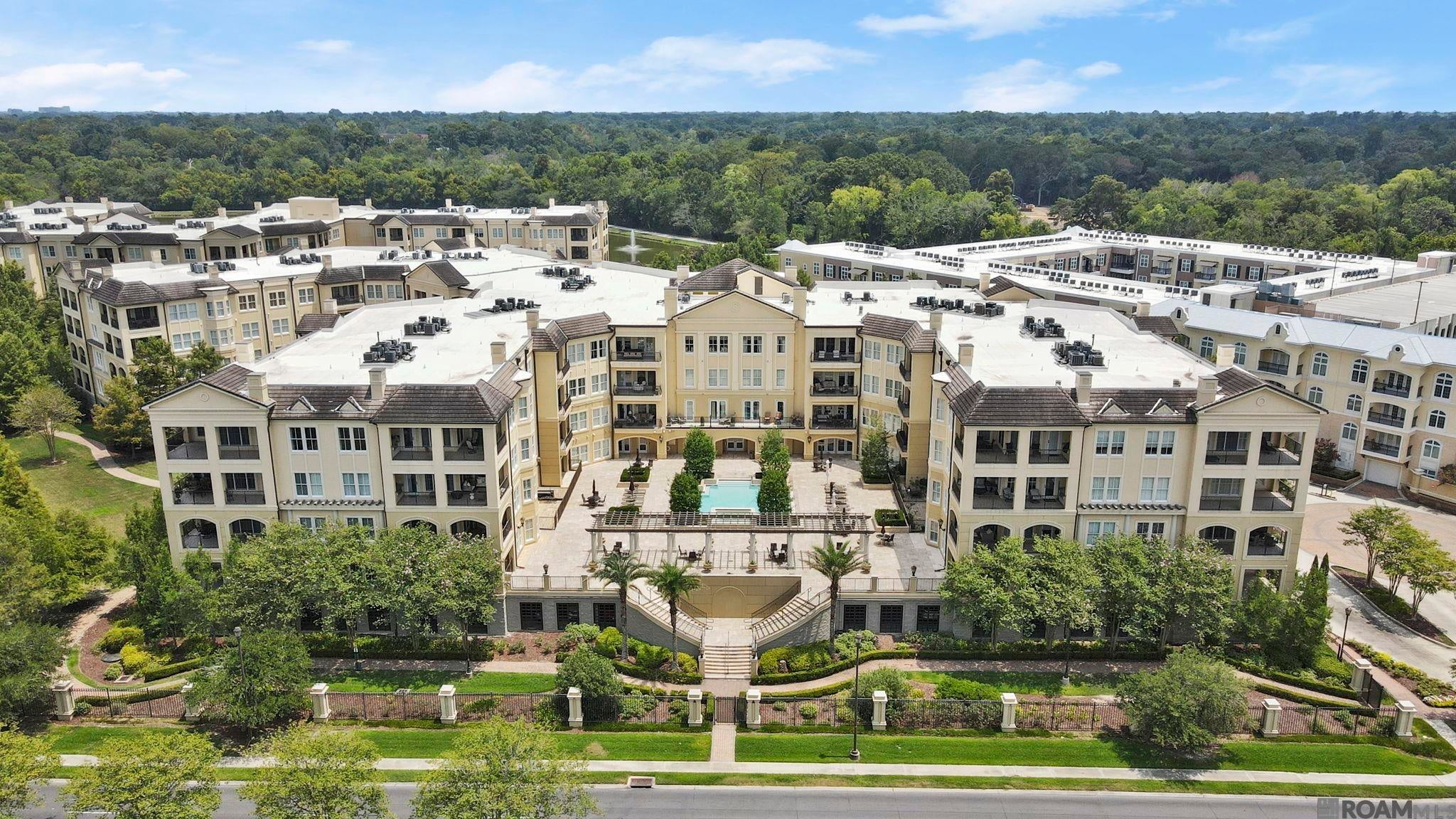998 Stanford Ave #511 — photo