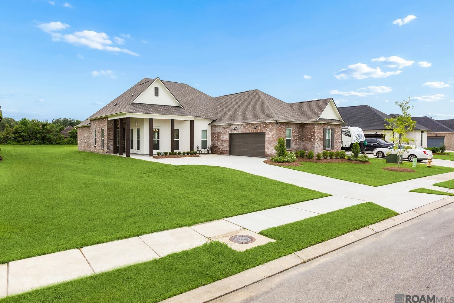 9934 Oak Colony Dr — photo