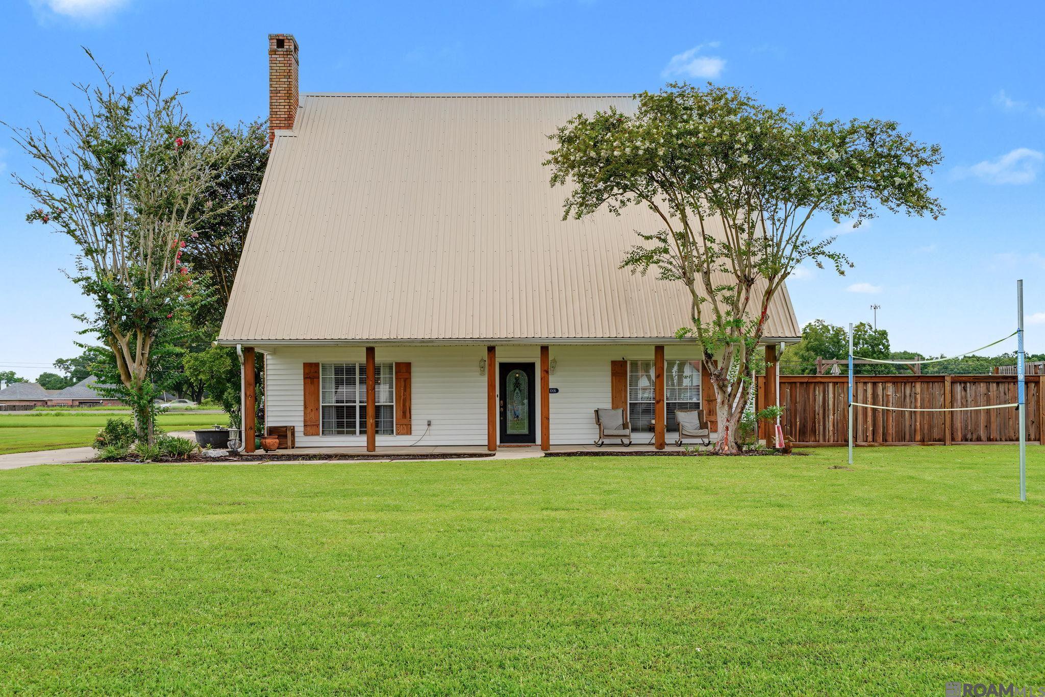 1005 Stephanie Dr — photo