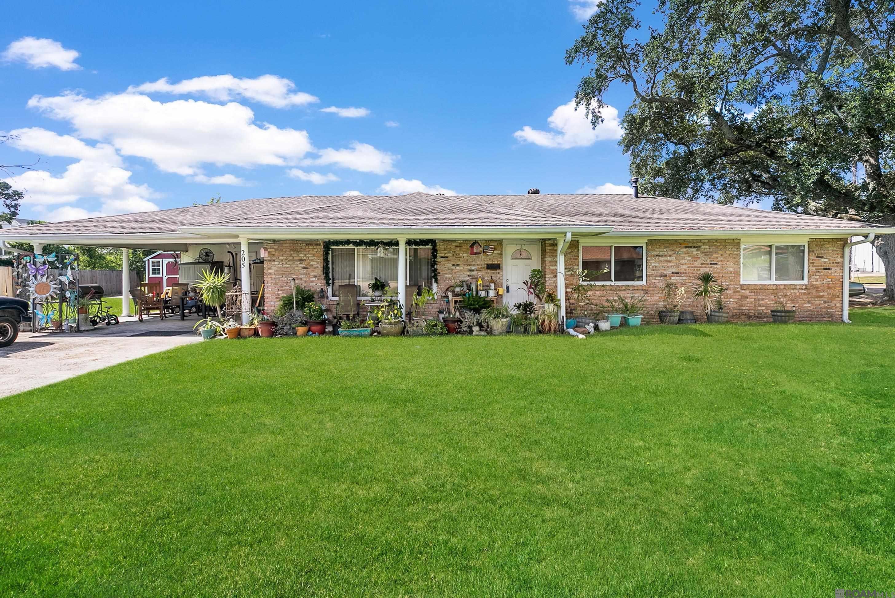 205 E Freddie St — photo