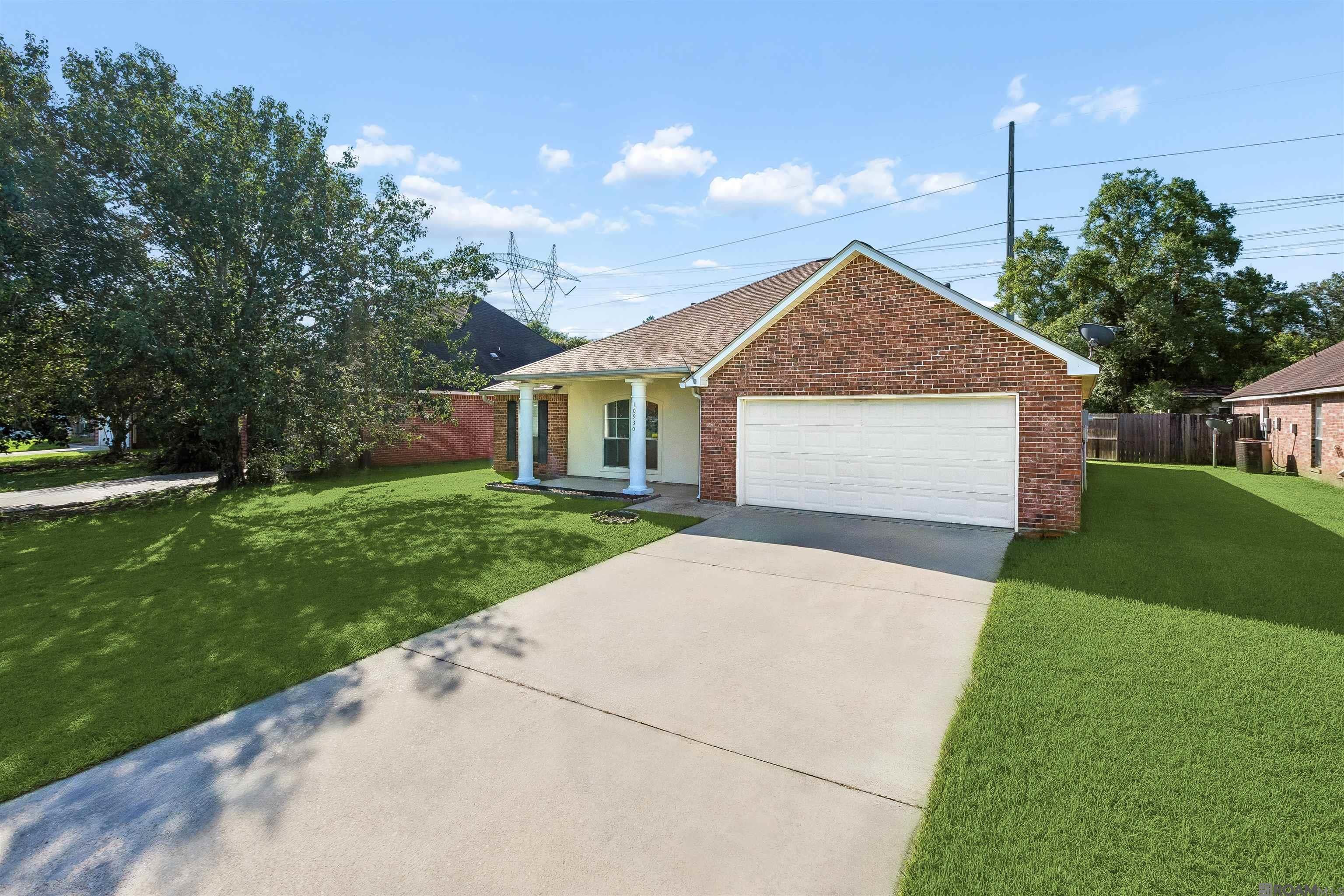 10930 Woodhaven Dr — photo