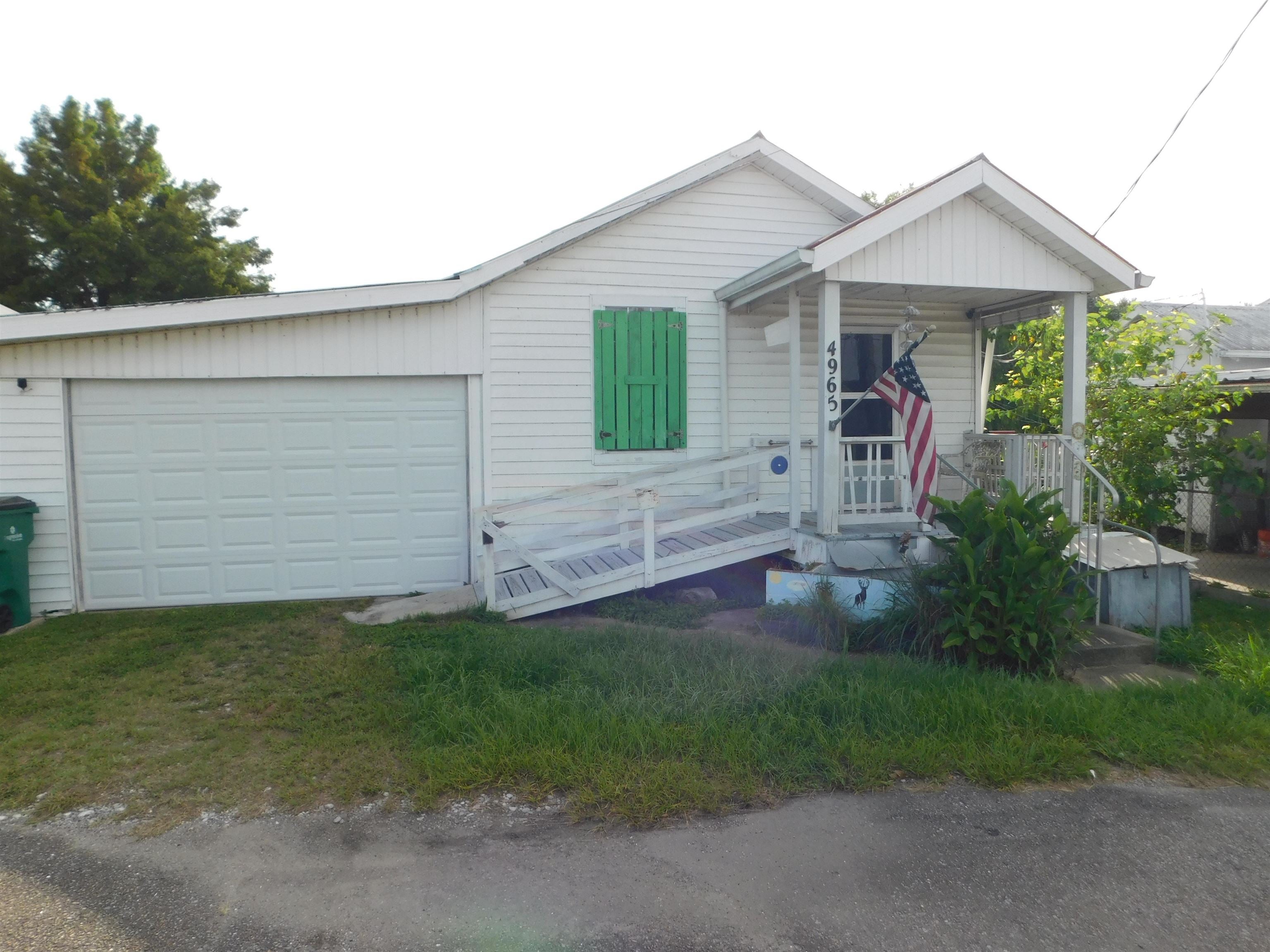 4965 Hwy 1 — photo