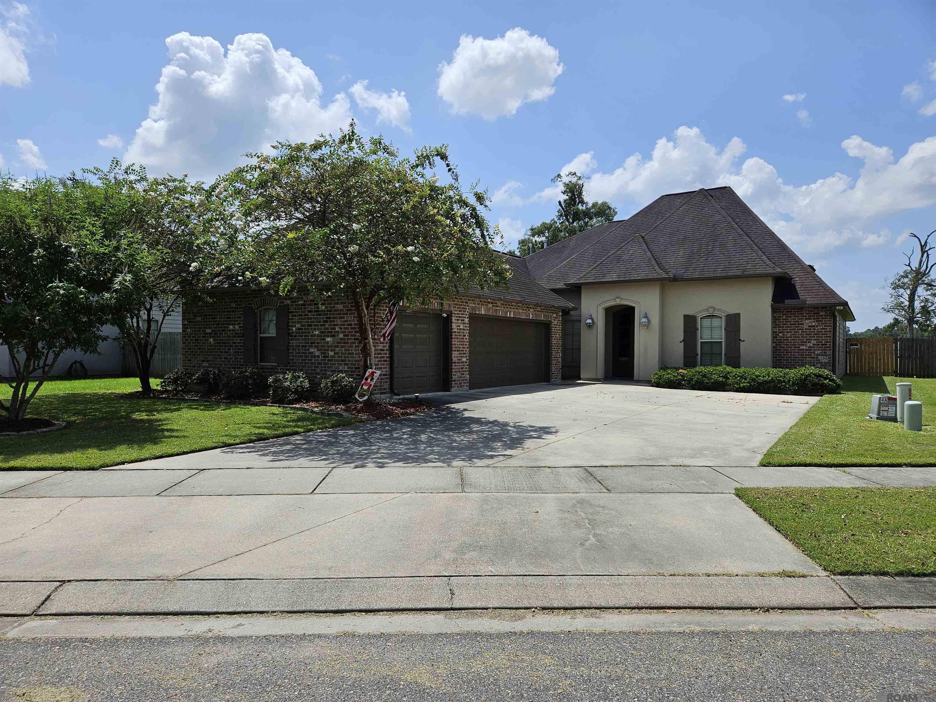 43283 Pond View Dr — photo