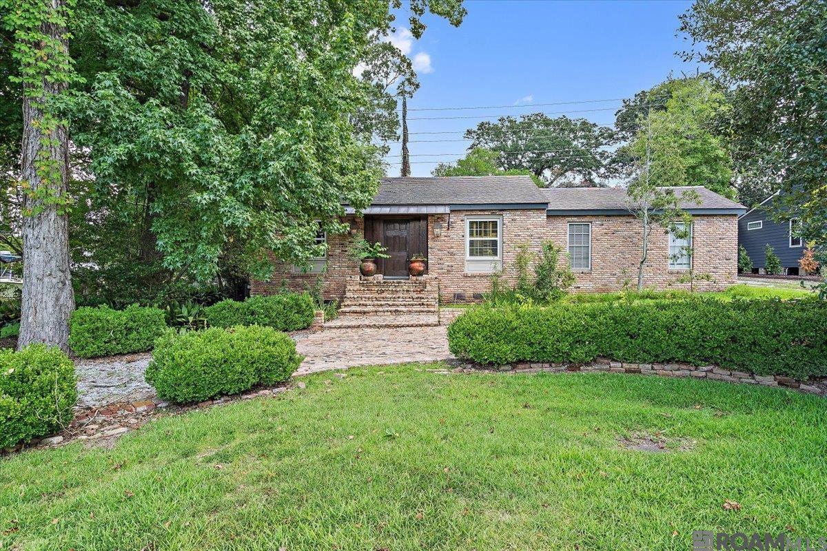765 Longwood Dr — photo