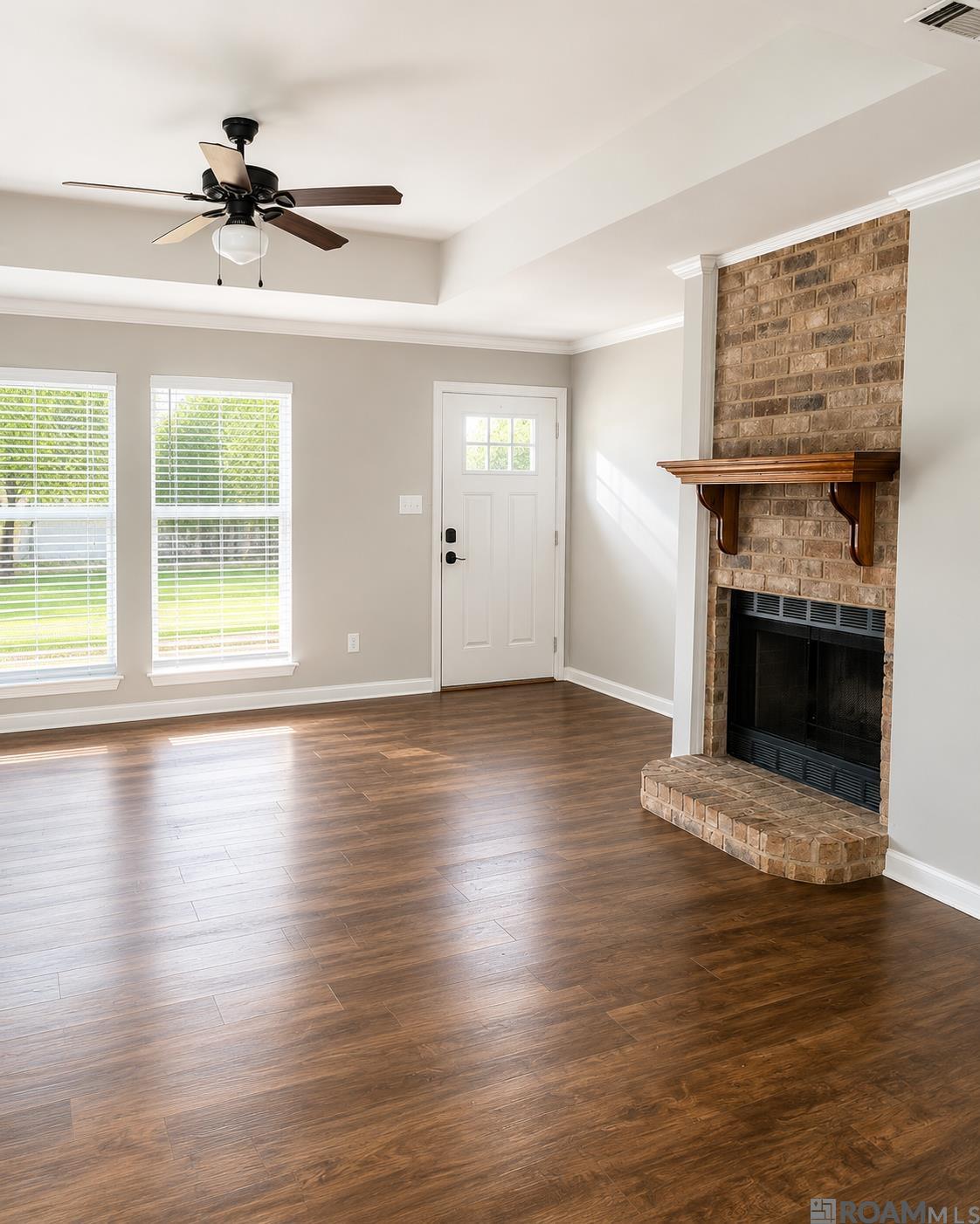 512 Fawn Lake Dr — photo