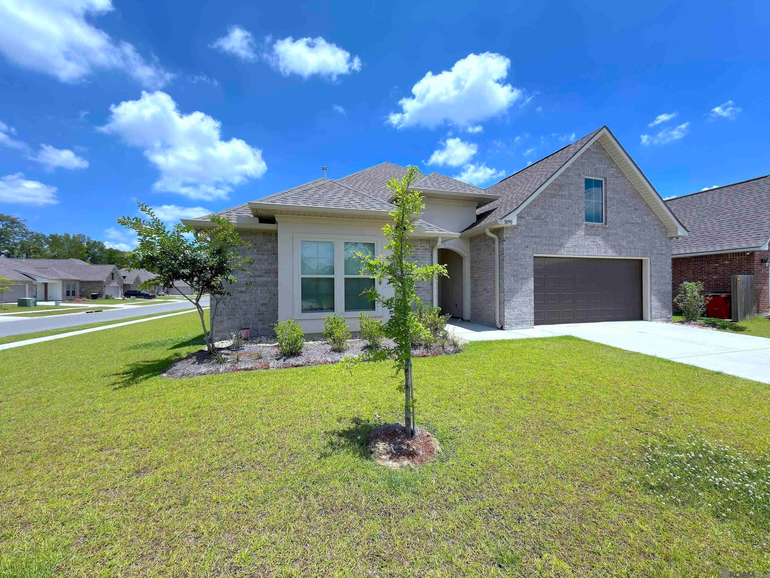 38390 Parliament Dr — photo