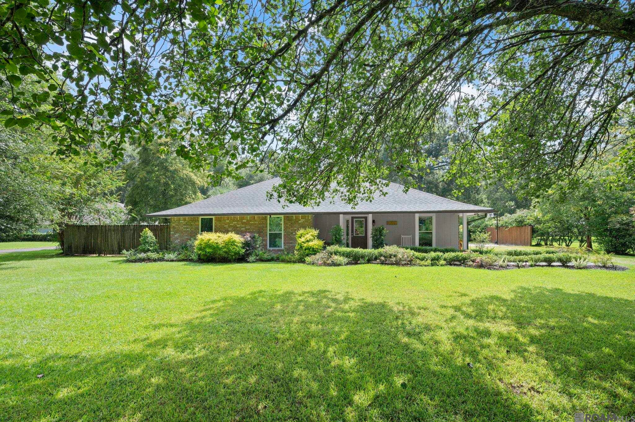 7566 Kingsley Dr — photo
