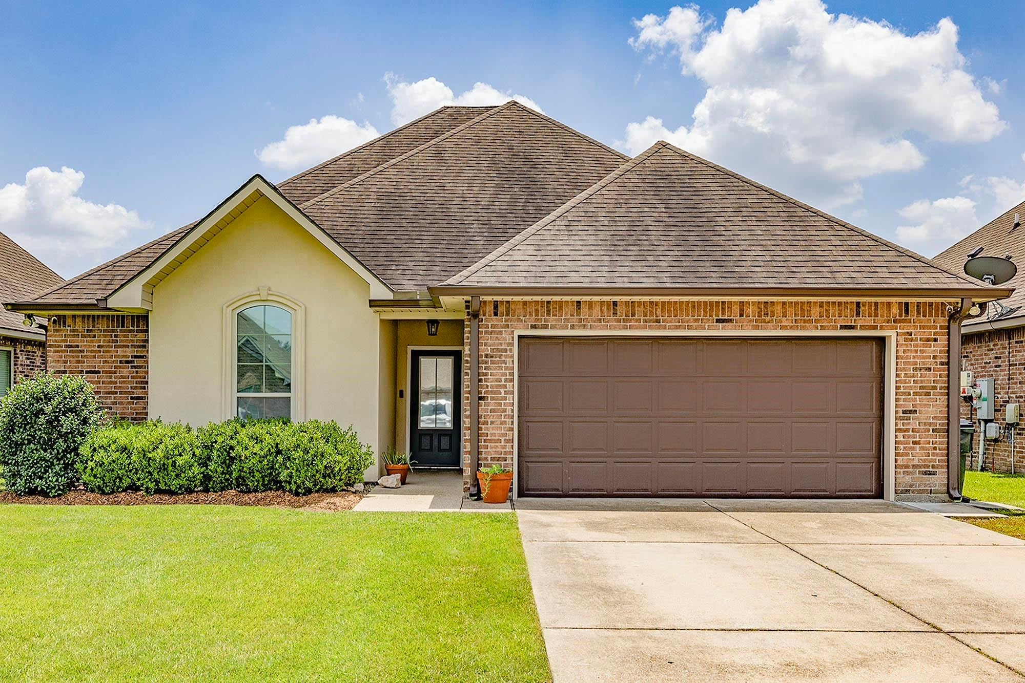418 Cypress Garden Dr — photo
