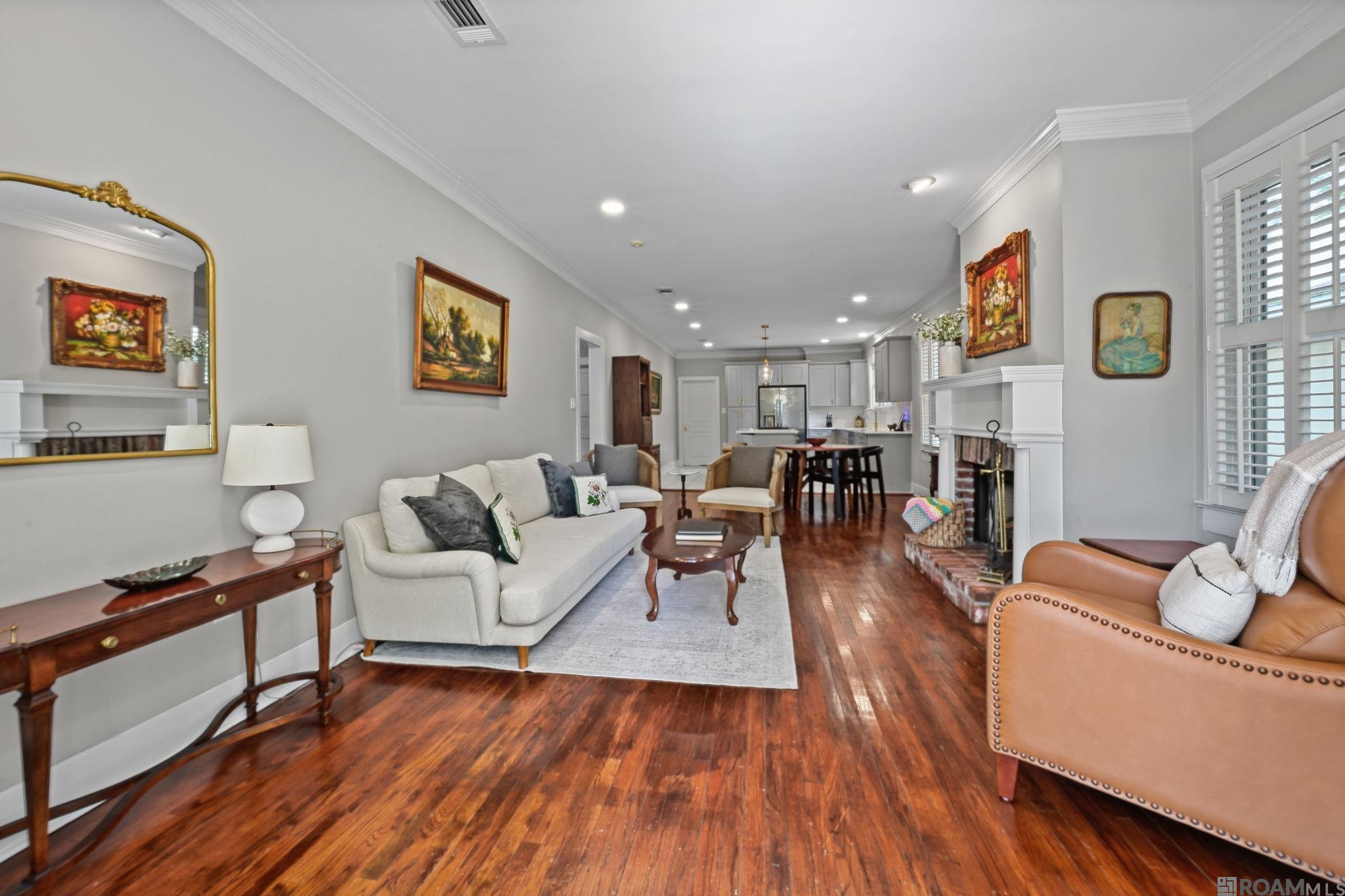 558 Ingleside Dr — photo