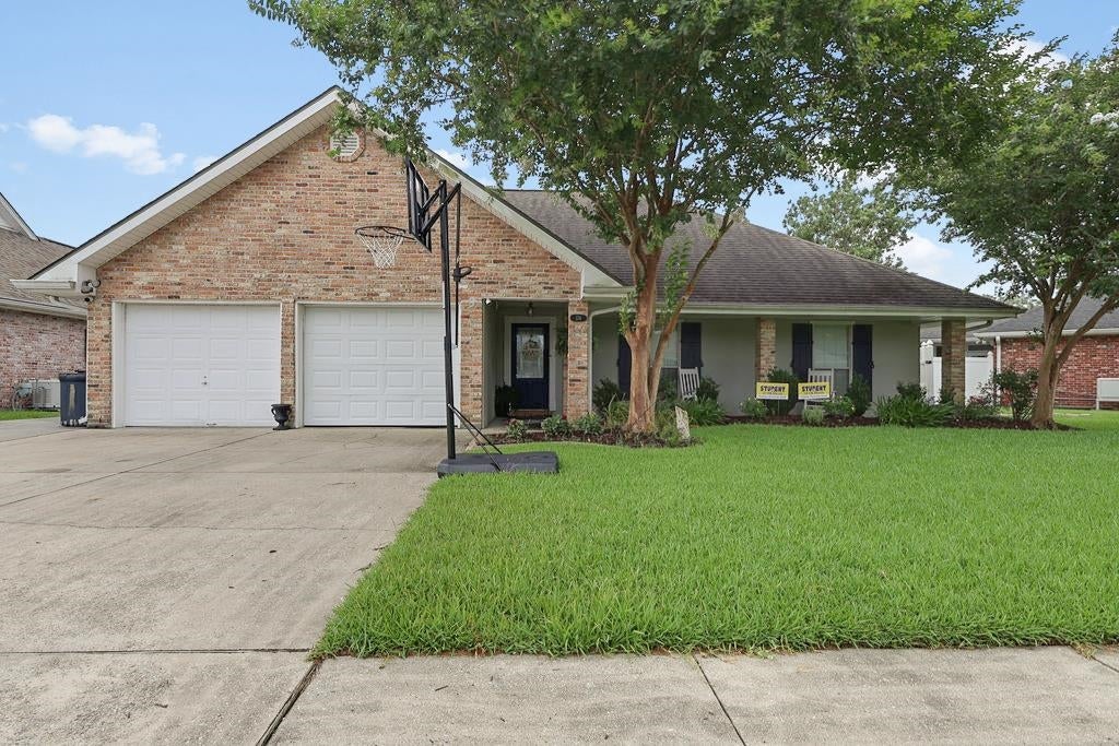 134 Aubrey Drive — photo