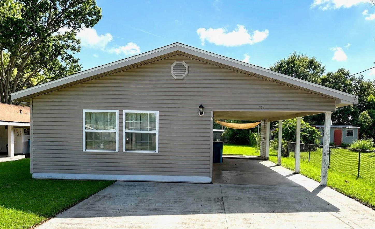 416 Clarke Rd — photo