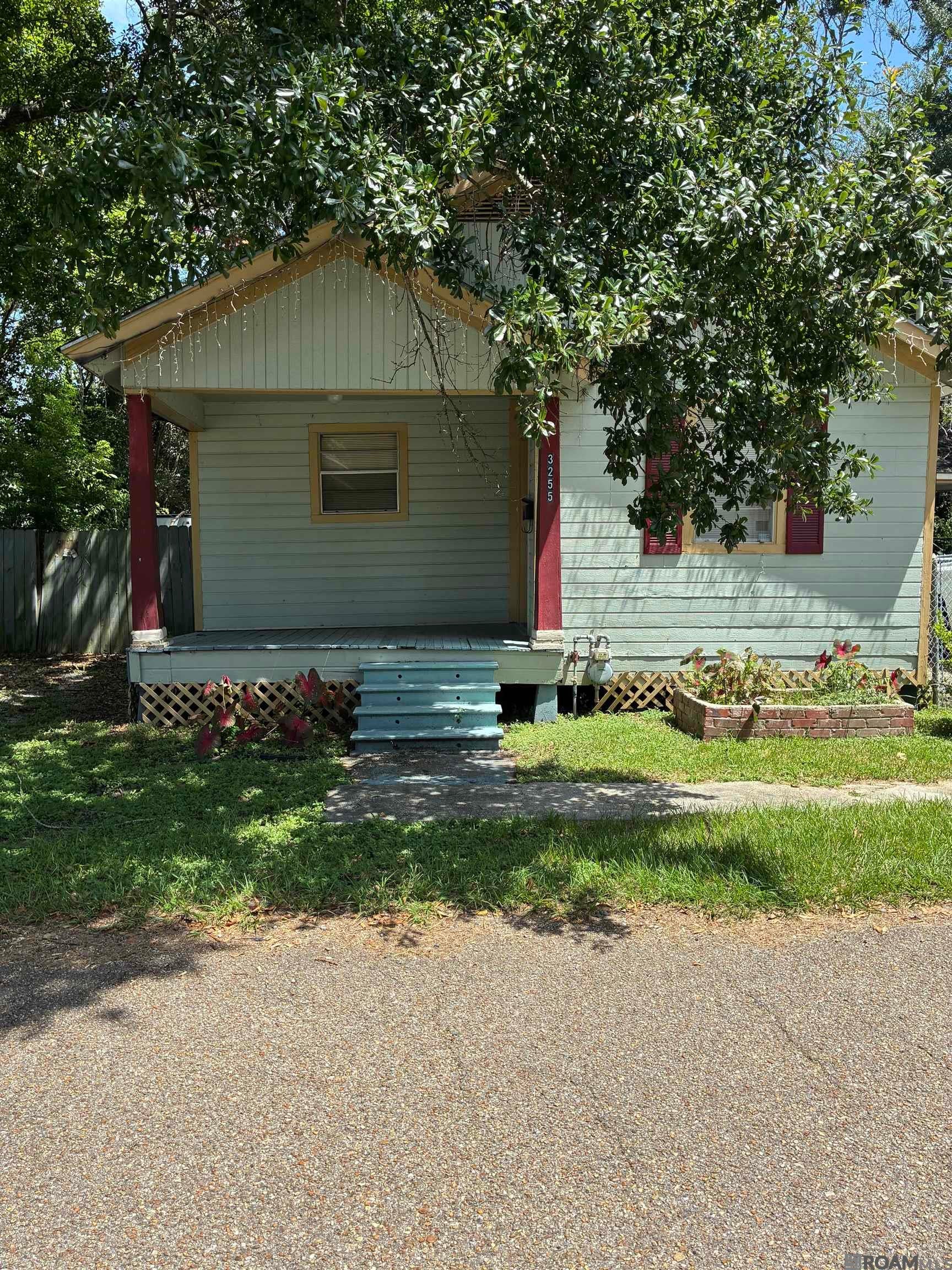 3255 N Linden St — photo