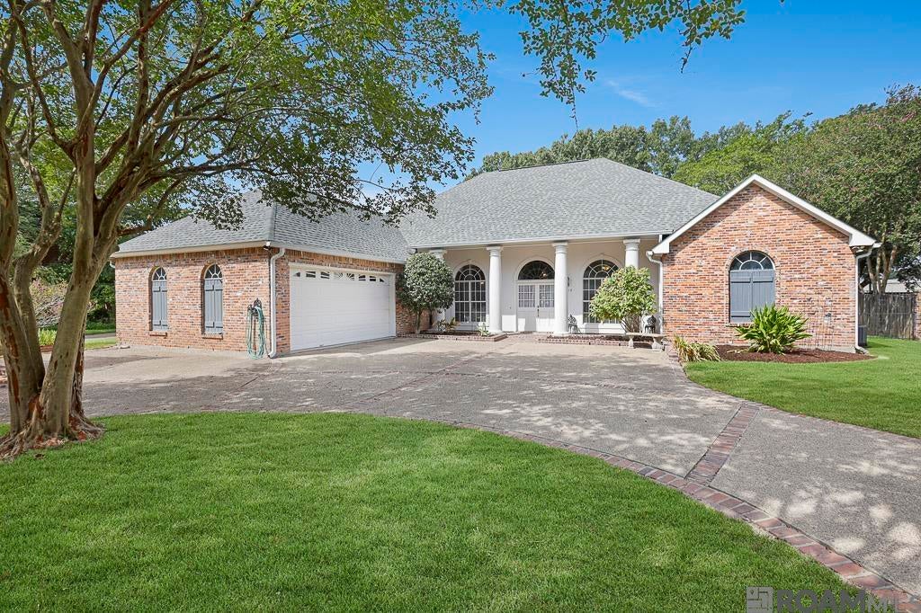 2310 Dove Hollow Dr — photo