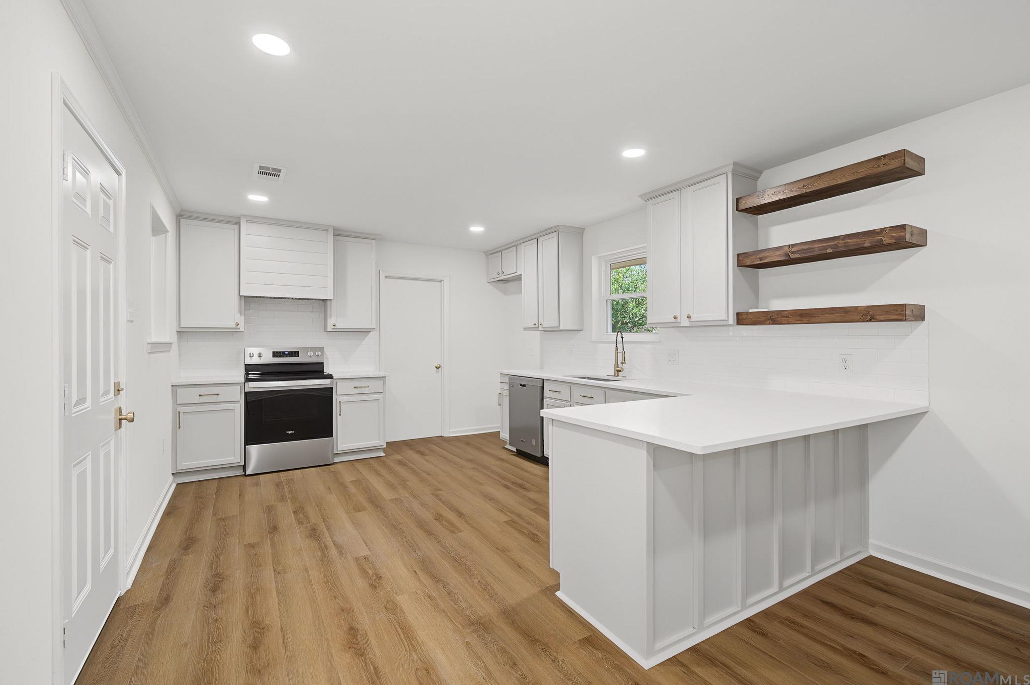 10845 Mollylea Dr — photo