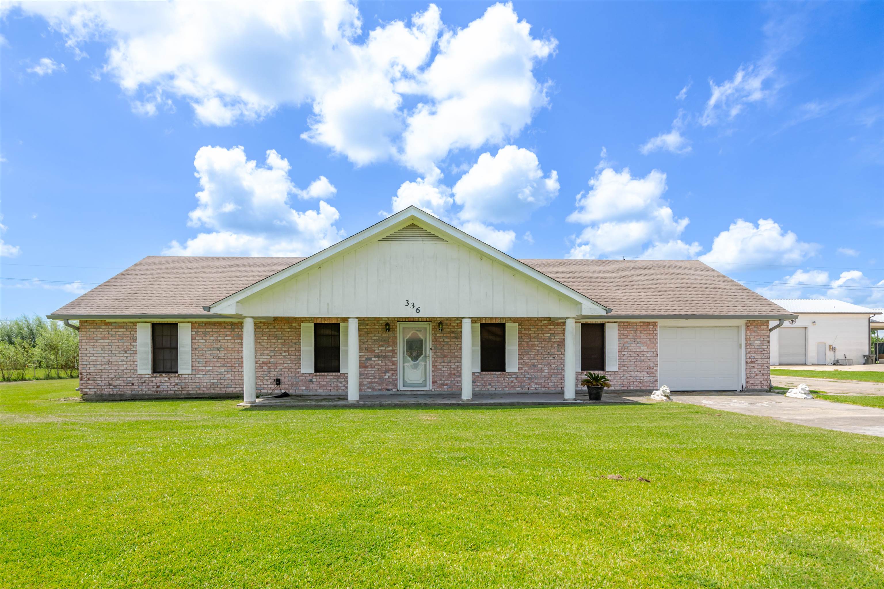336 E Woodlawn Ranch Road — photo