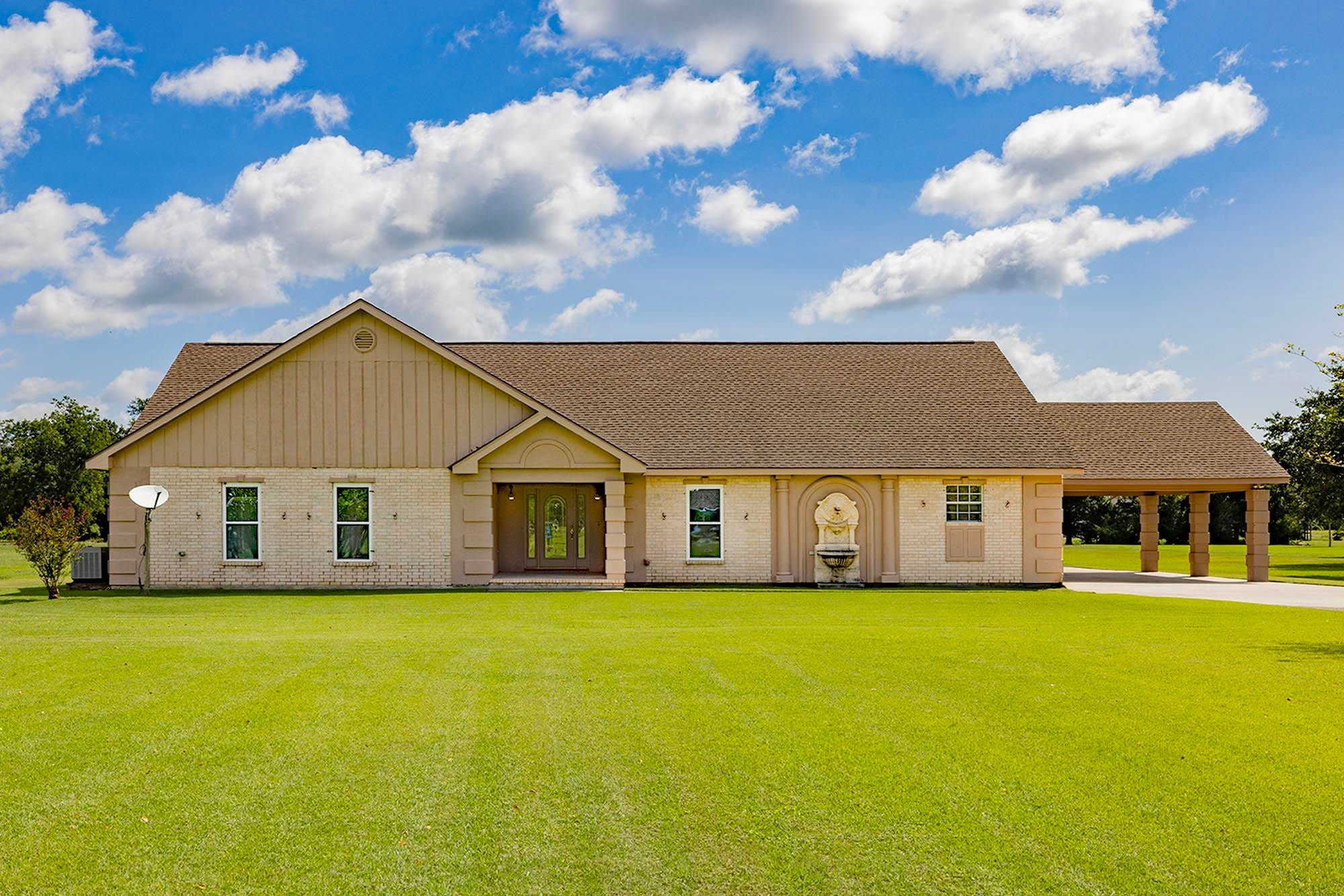 4133 Bayouside Dr — photo