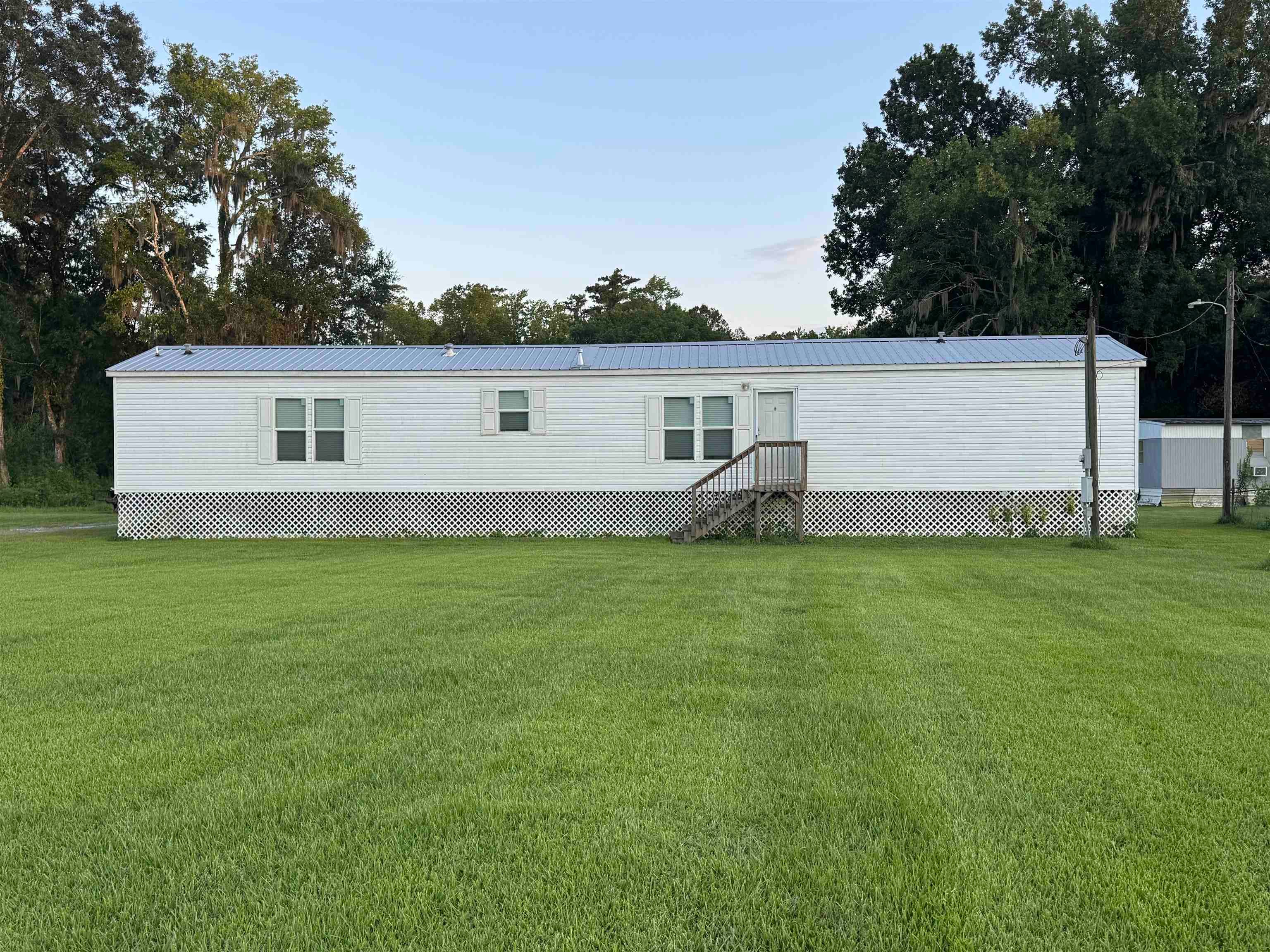 1713 Highway 20 — photo