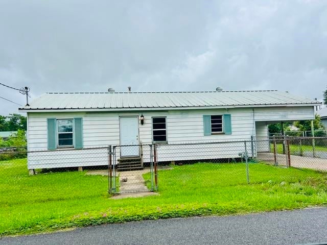1230 Lacroix Drive — photo