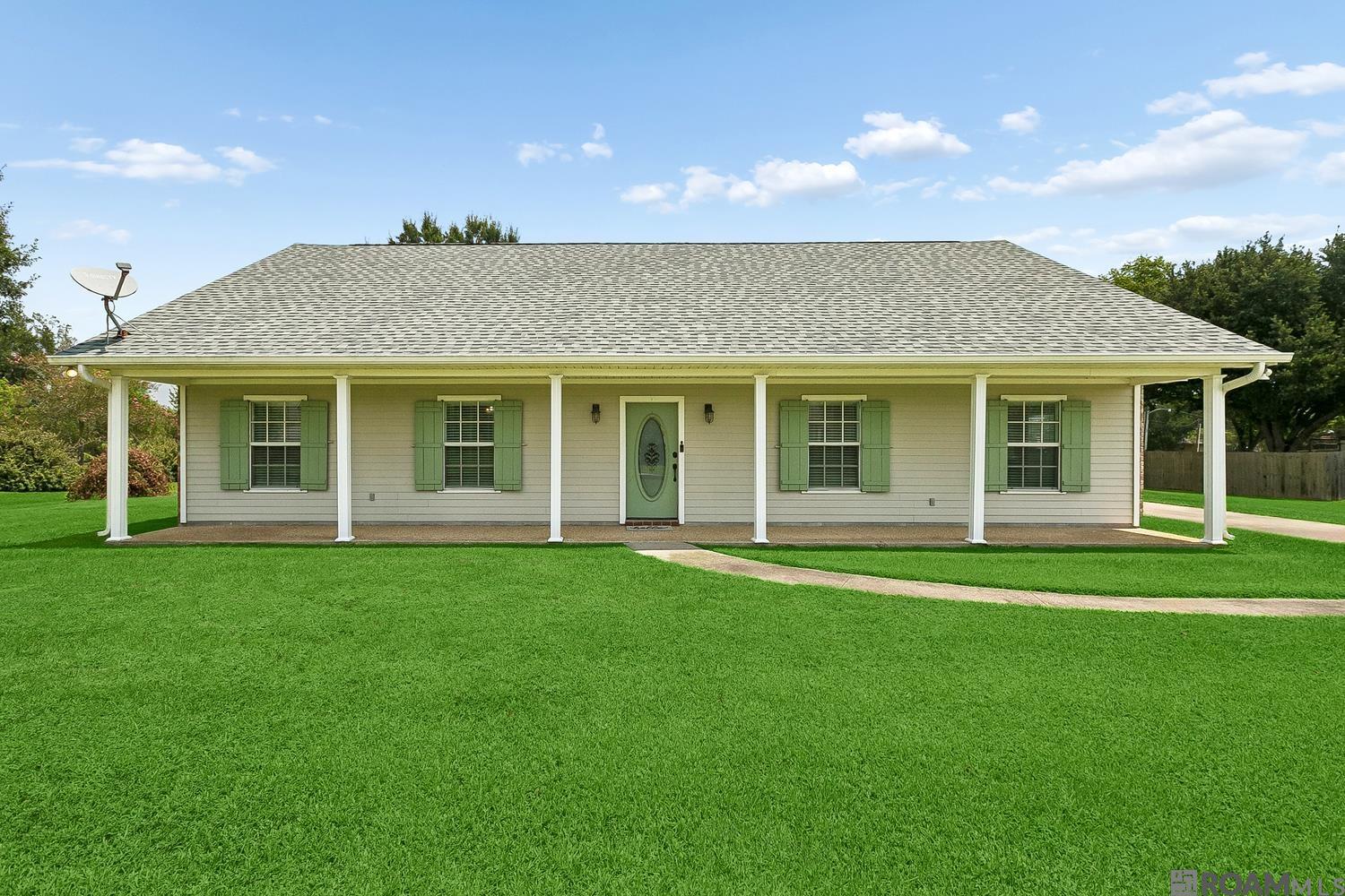 32324 Carolyn Dr — photo