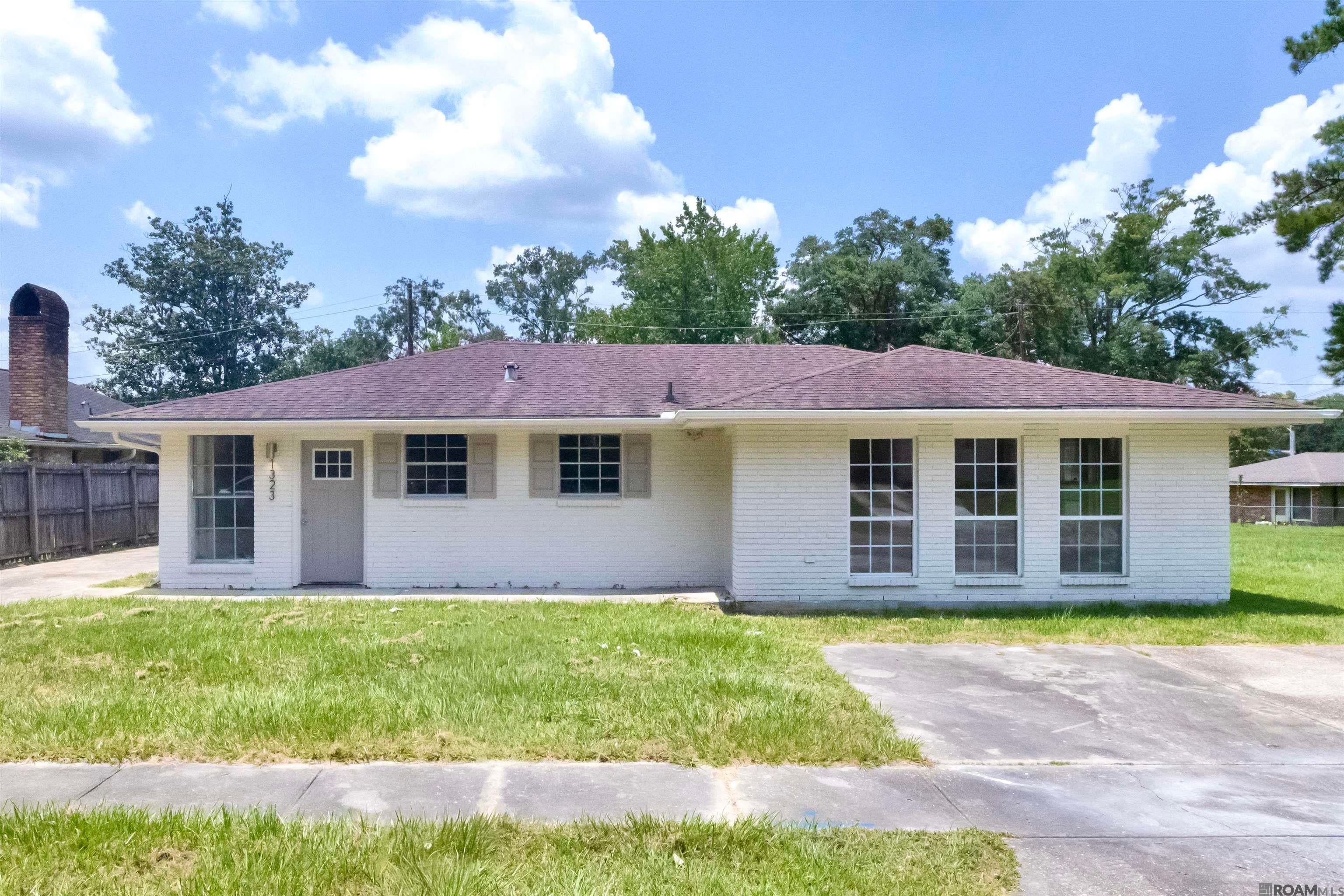 1323 Village Park Dr — photo