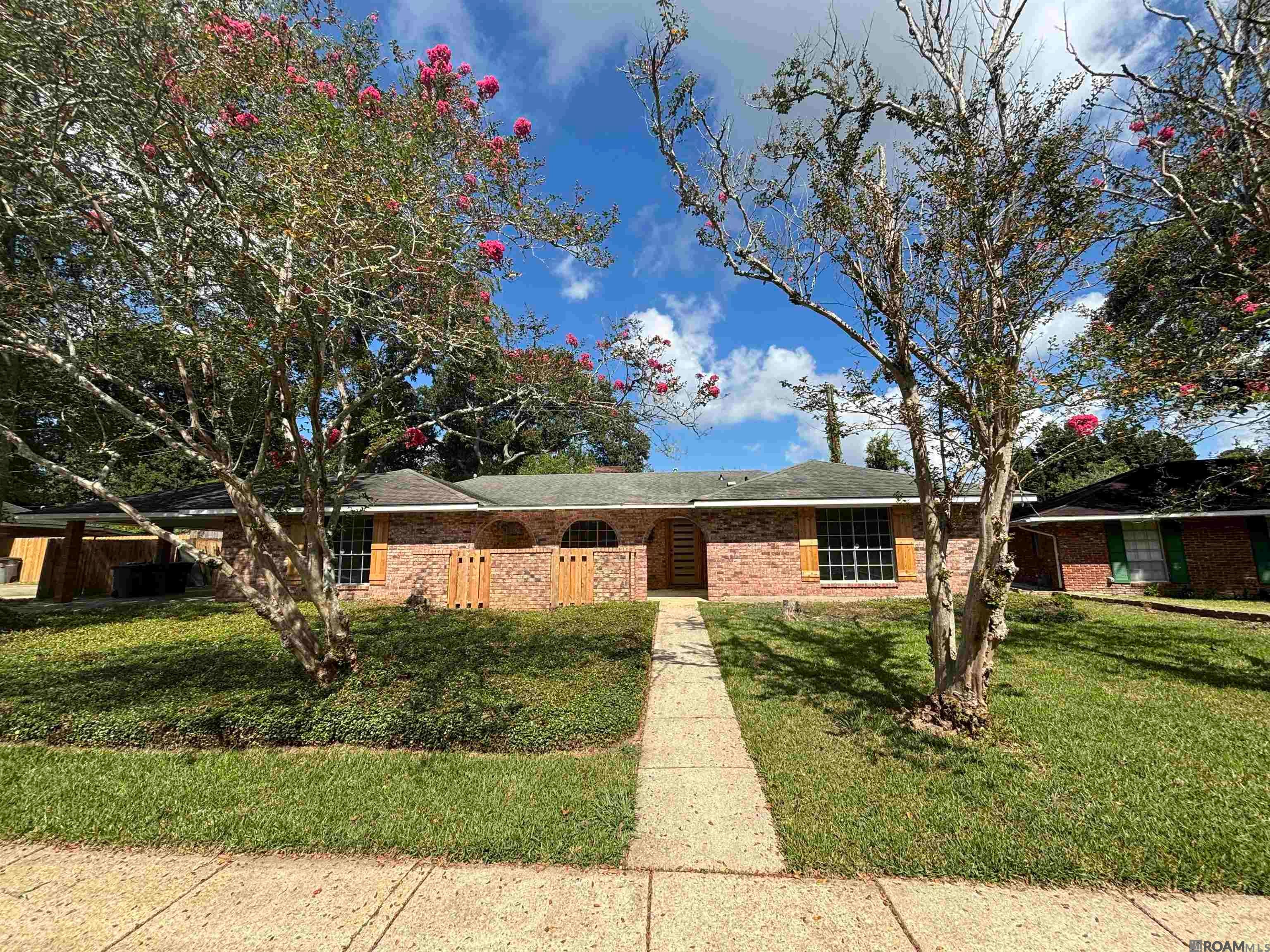 865 Seyburn Ct — photo