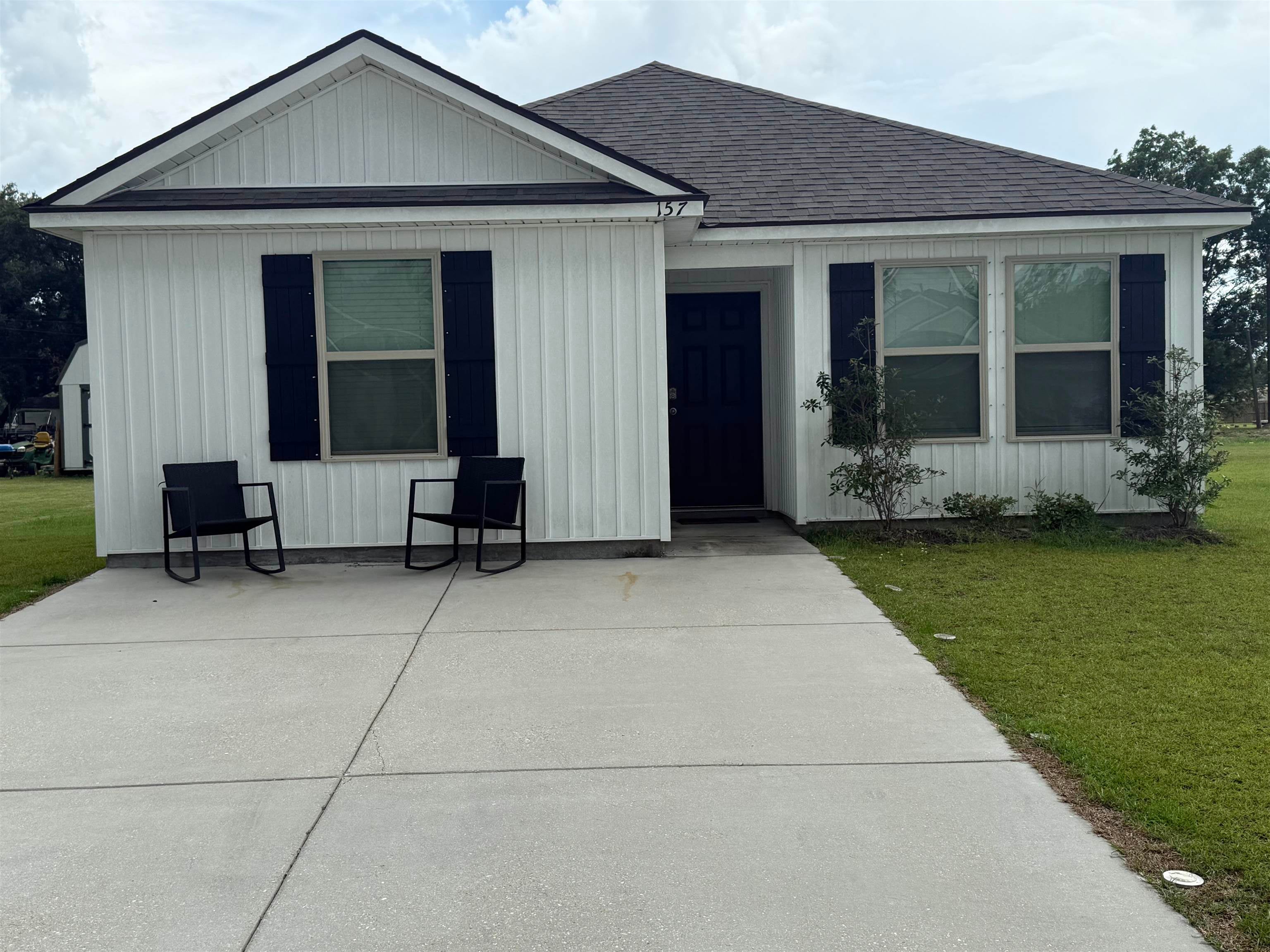 157 Benjamin Dr — photo