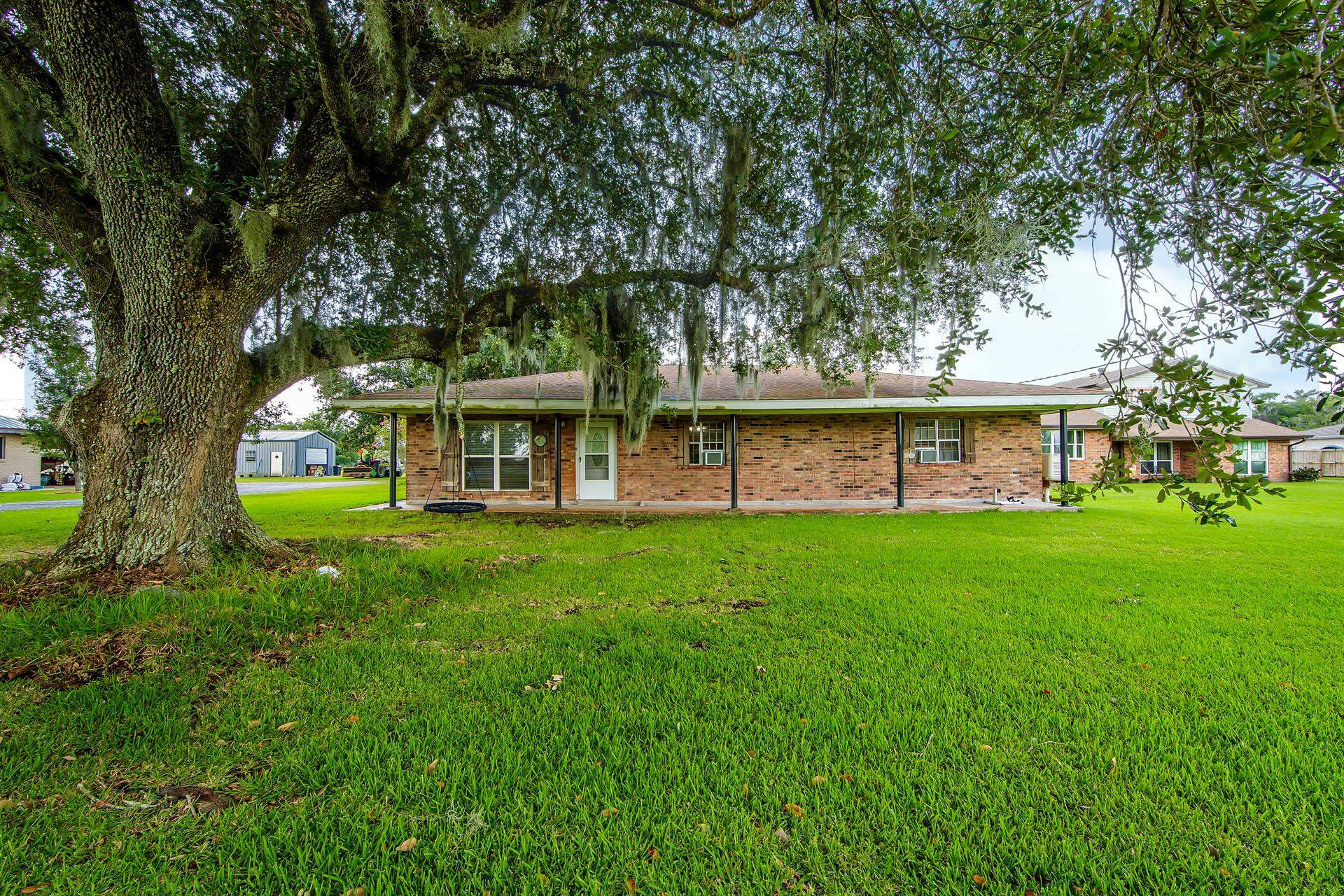 673 Bayou Blue Rd — photo