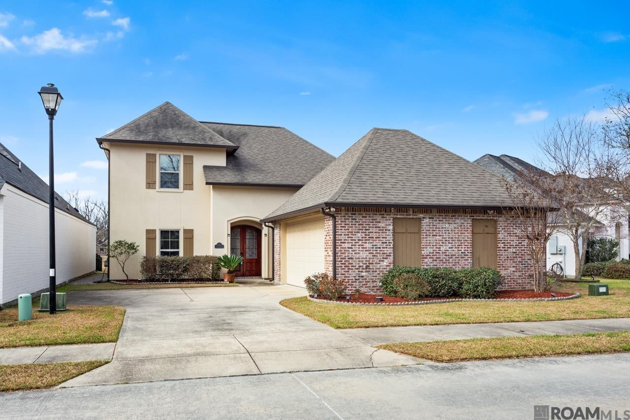 8272 Valencia Ct — photo
