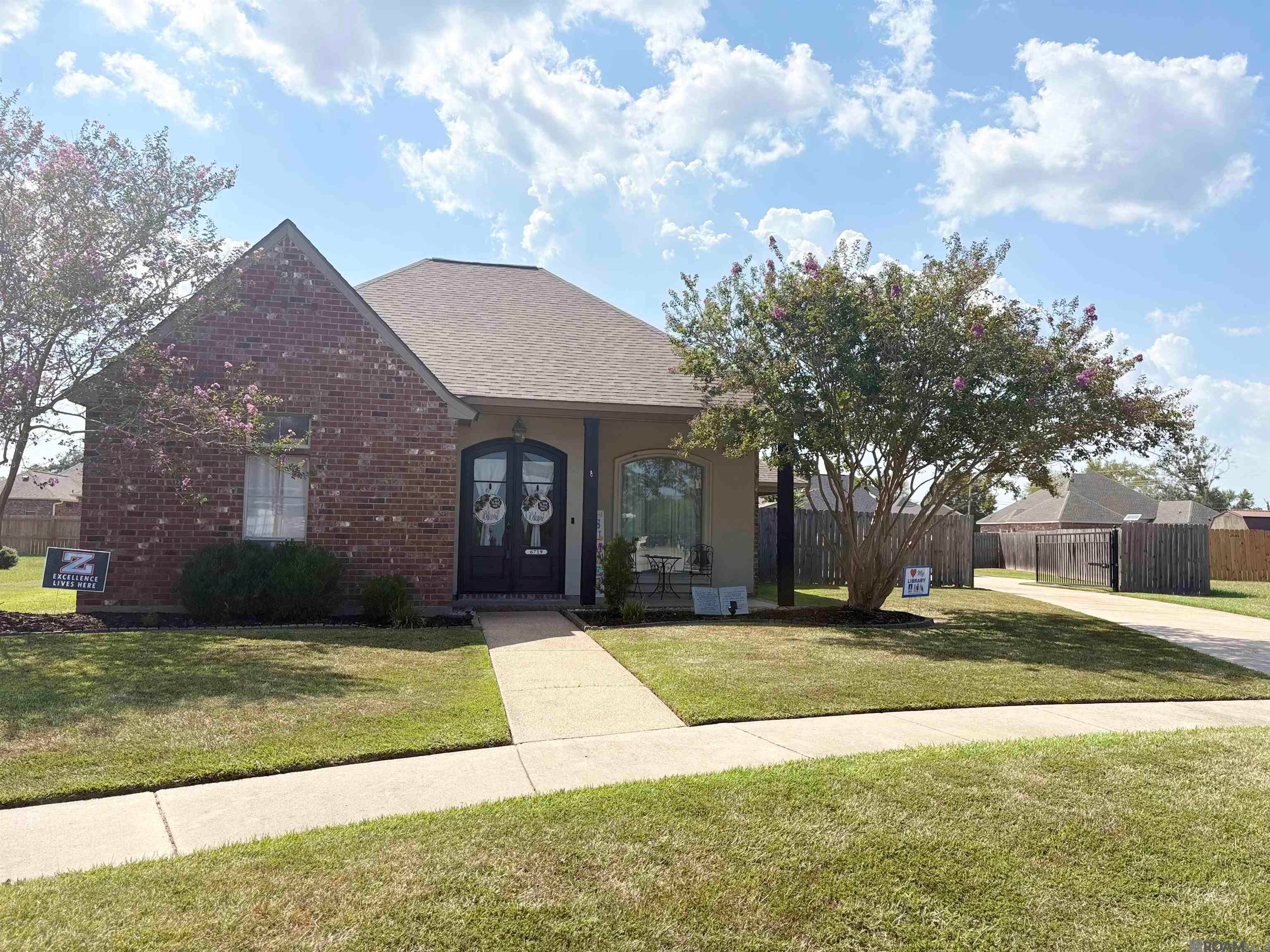 6719 Woodside Dr — photo