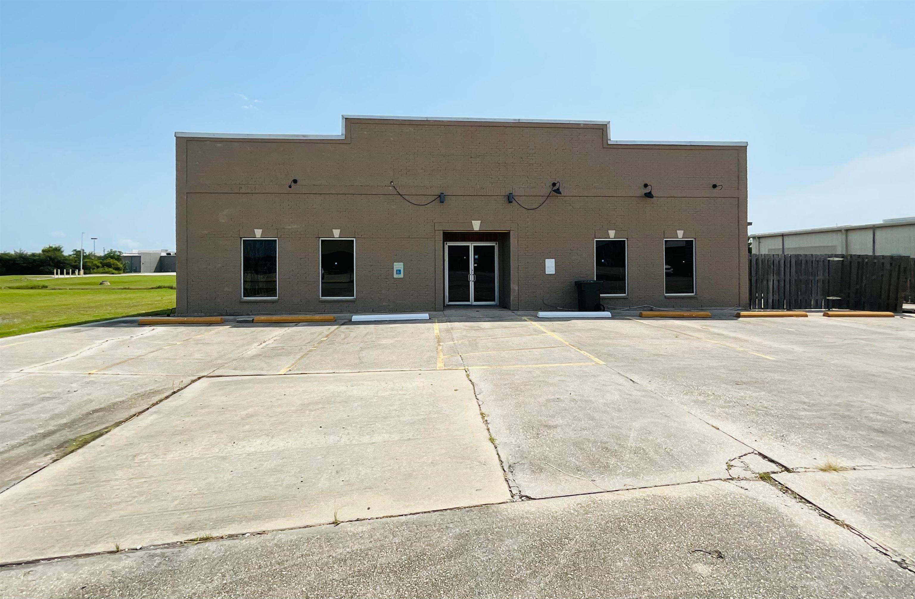 656 Corporate Drive — photo