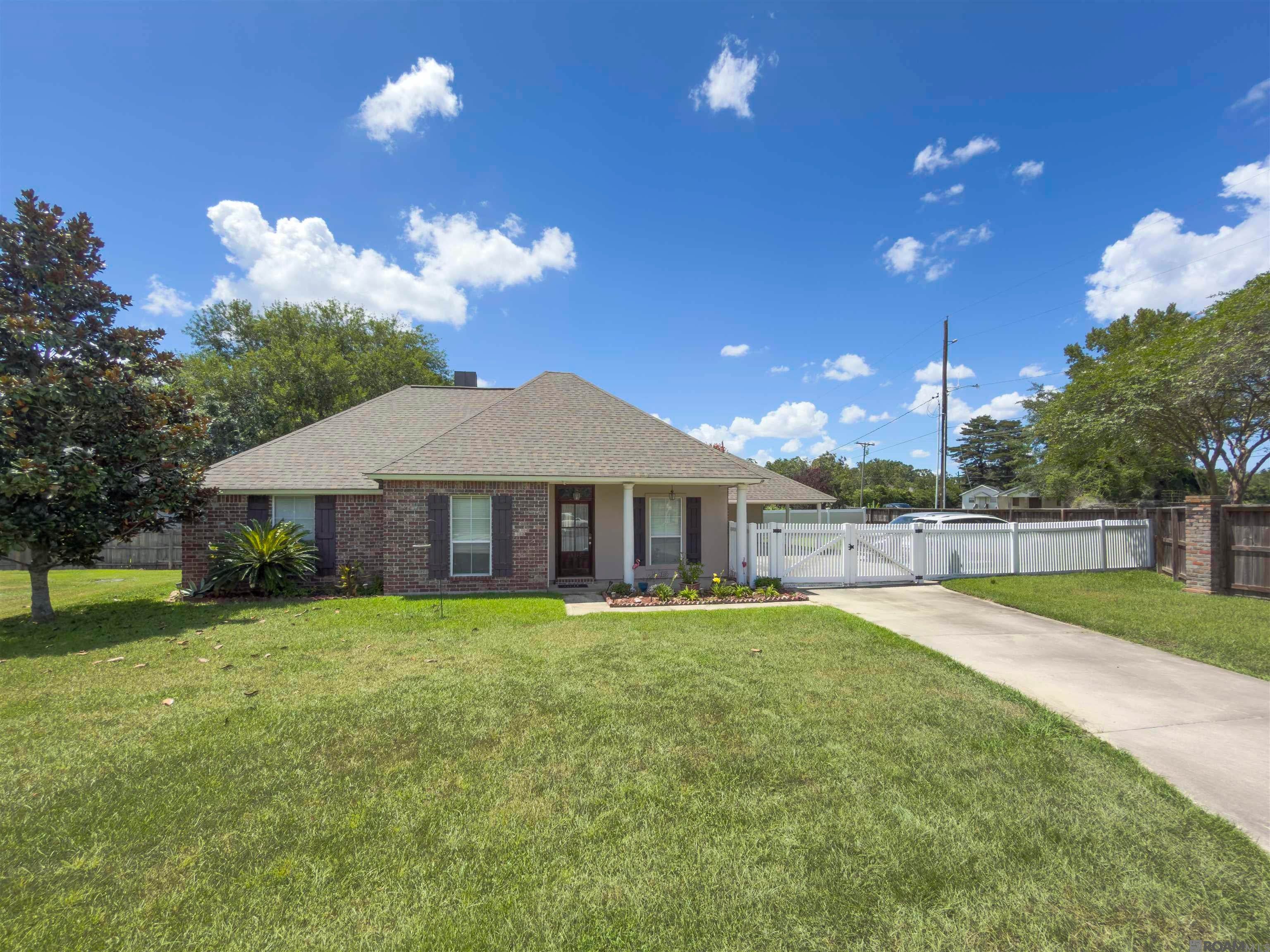 18116 Lake Indigo Dr — photo