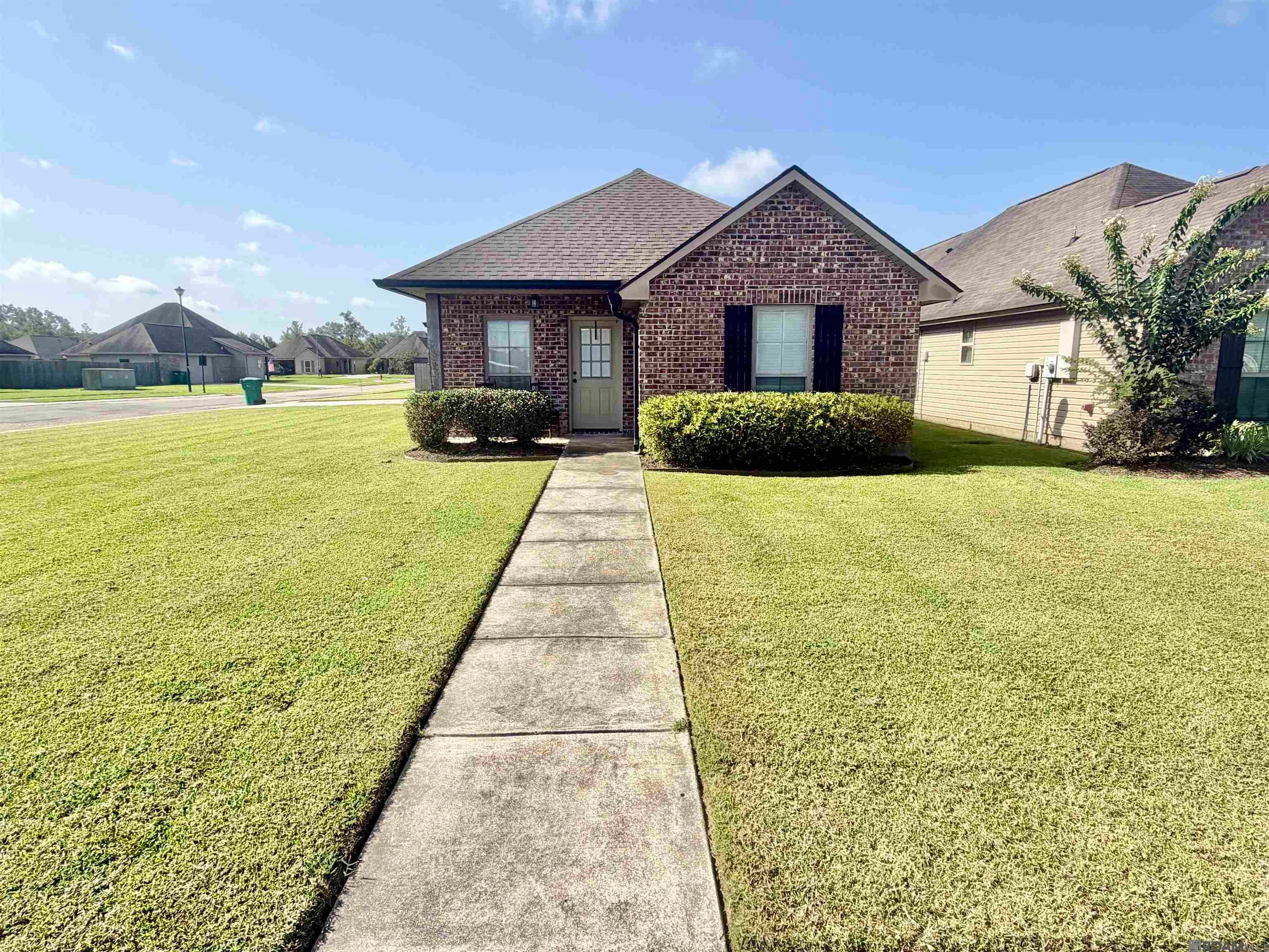 25274 Cross Lake Ave — photo
