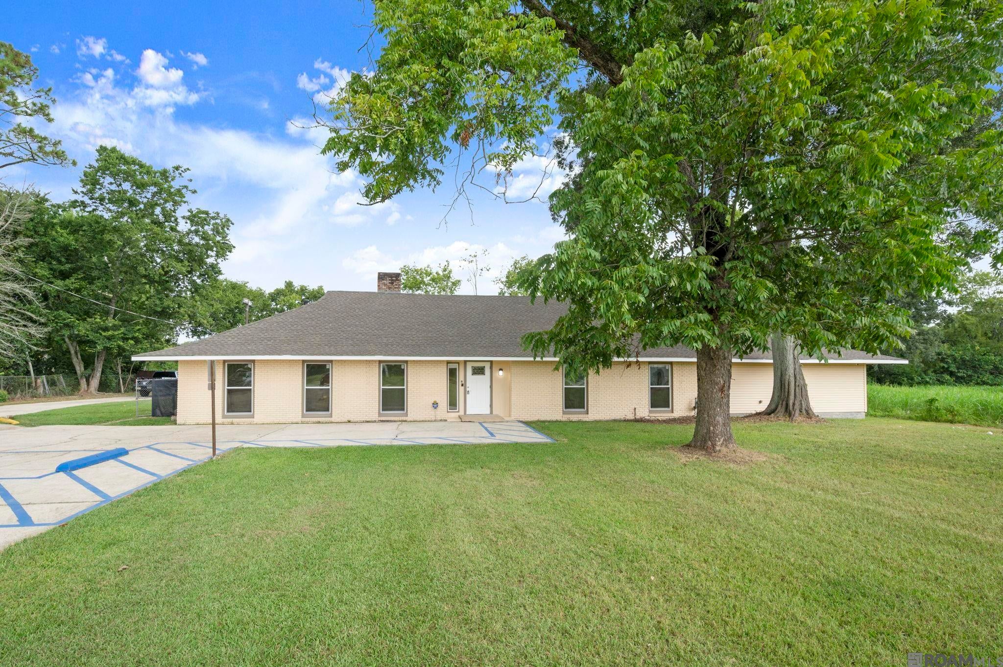 9725 Greenwell Springs Rd — photo
