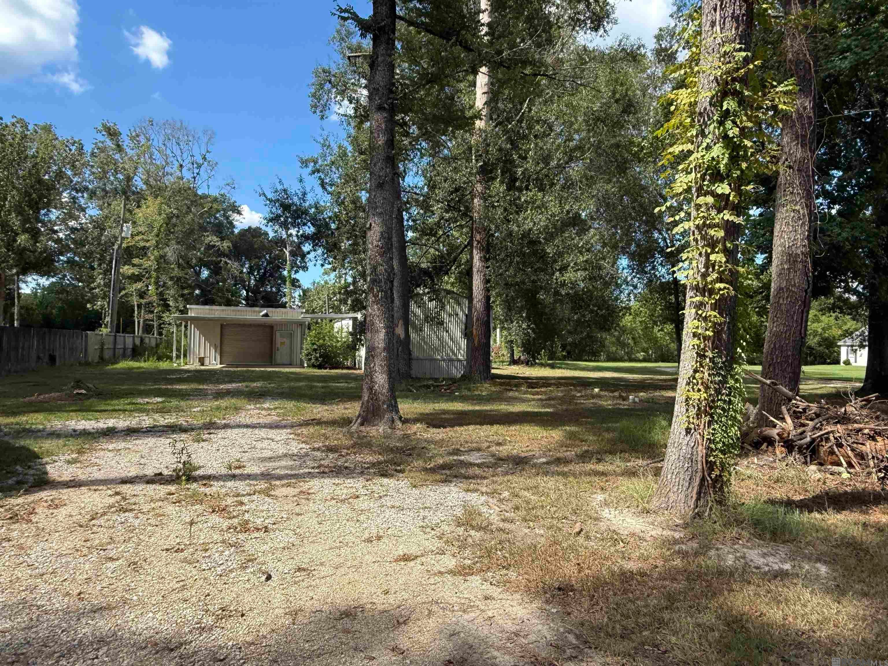11085 Whispering Oaks Dr — photo
