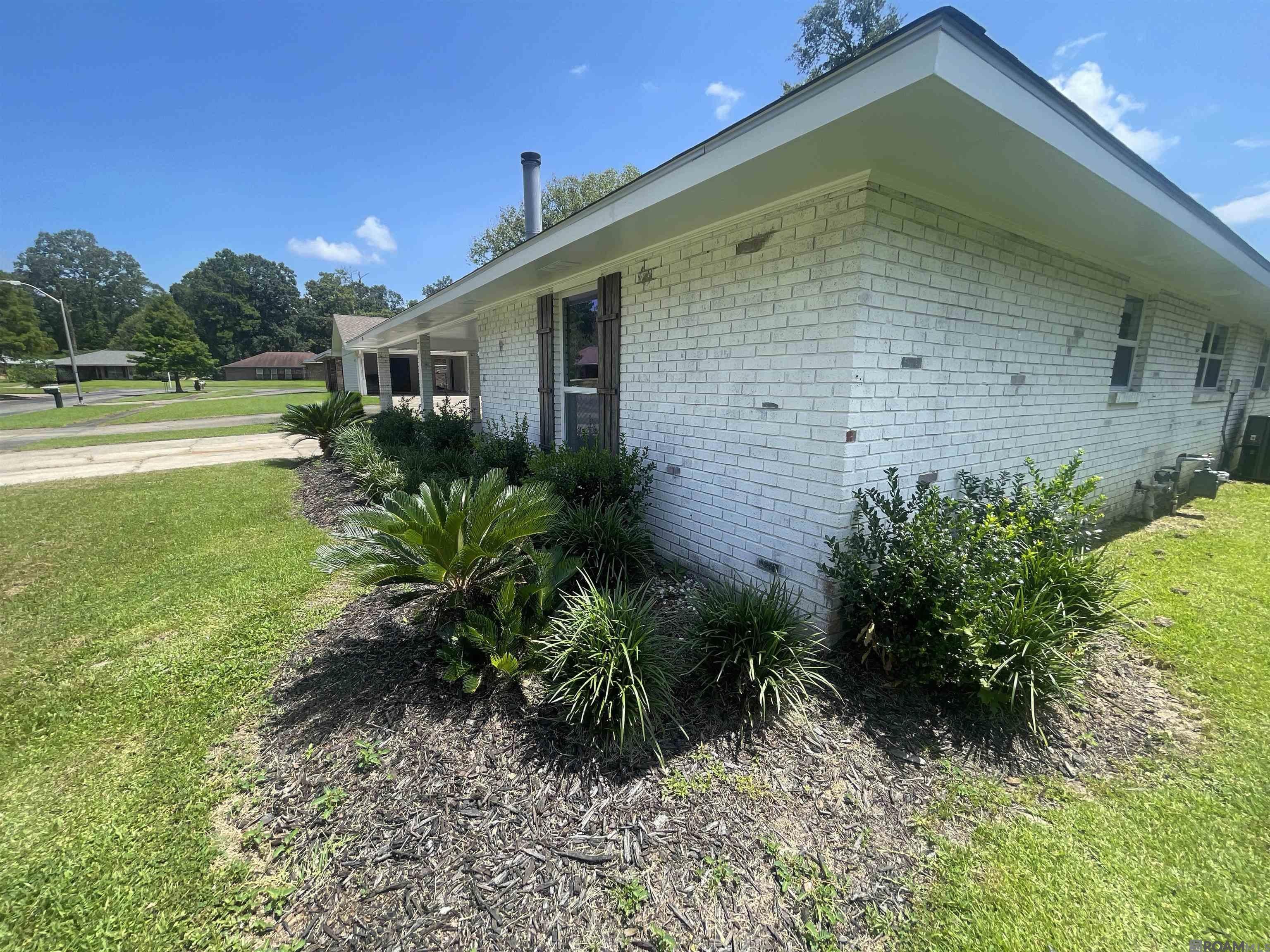 5202 Bangor Dr — photo