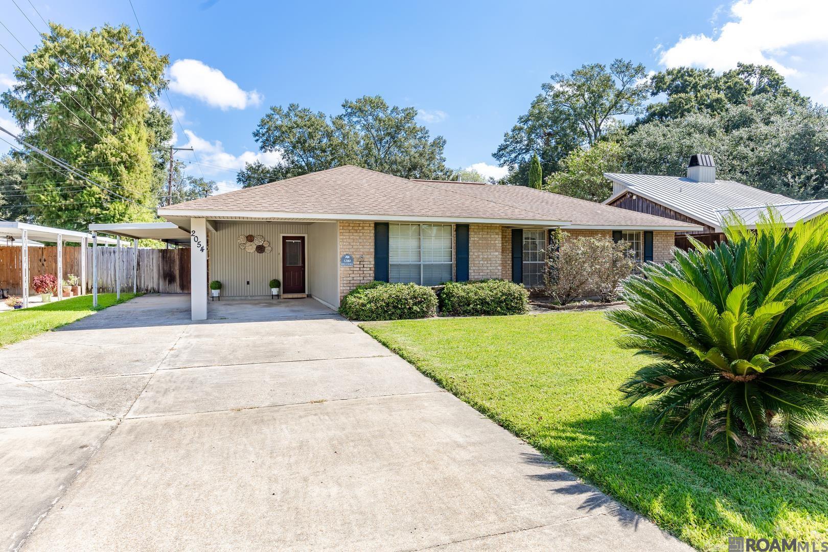 2054 Rowcliff Dr — photo