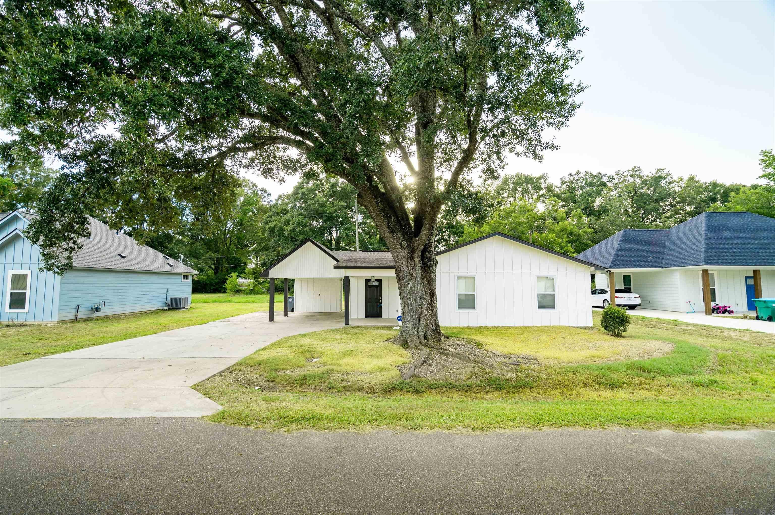 1265 Dr Mlk Jr Ln — photo